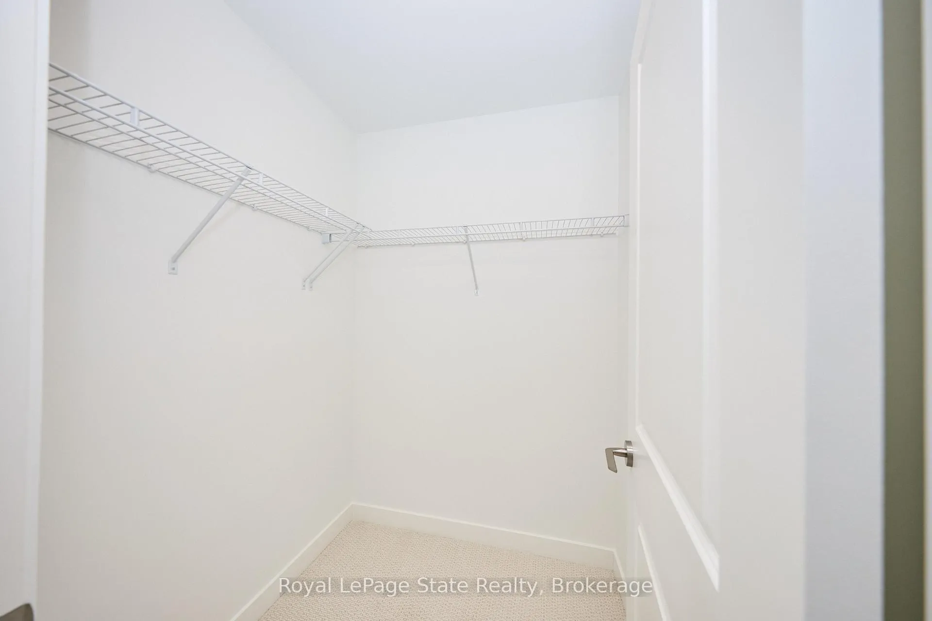 Photo 7 of Unit 210, 461 Green Road, Hamilton, Lakeshore — HOMEH