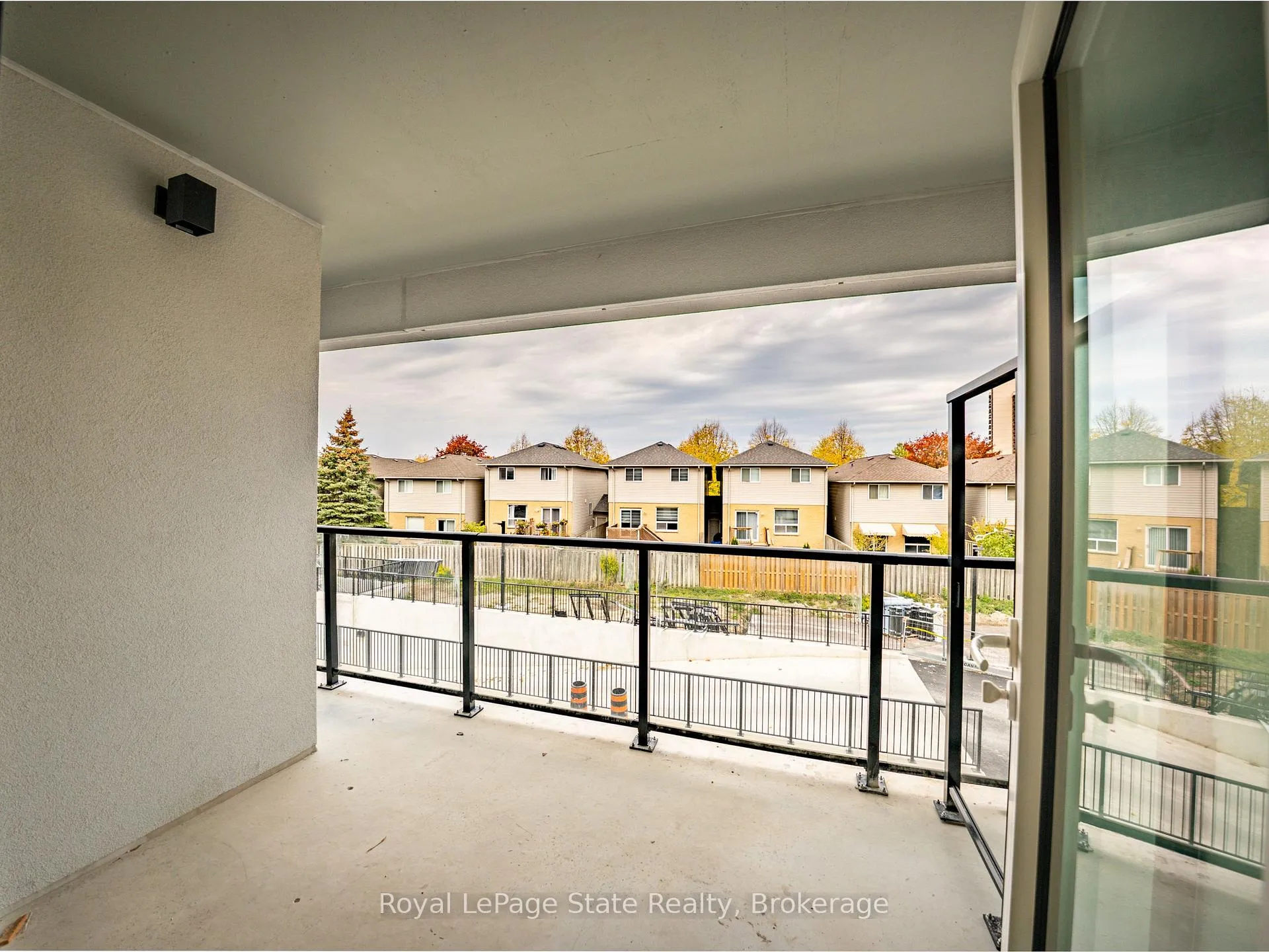 Photo 13 of Unit 210, 461 Green Road, Hamilton, Lakeshore — HOMEH