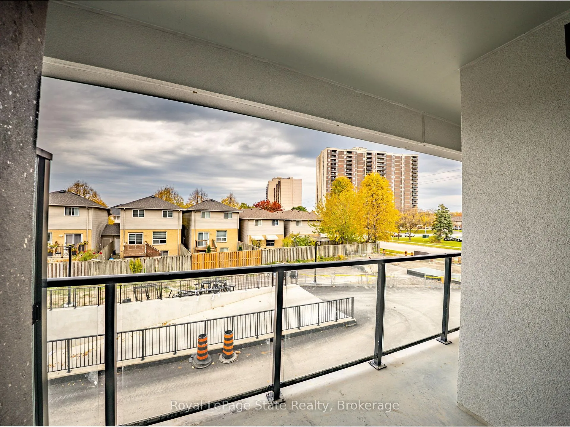 Photo 15 of Unit 210, 461 Green Road, Hamilton, Lakeshore — HOMEH