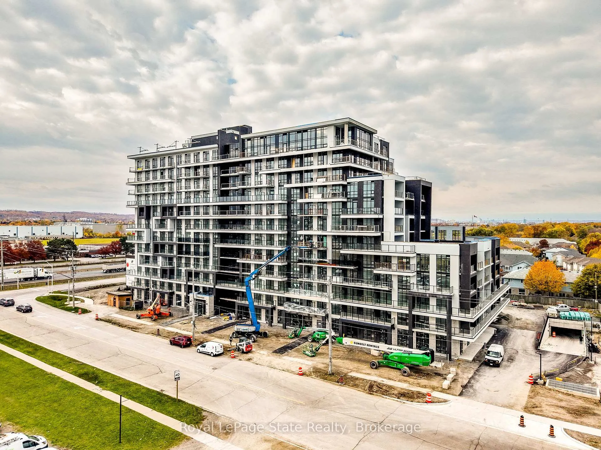 Photo 17 of Unit 210, 461 Green Road, Hamilton, Lakeshore — HOMEH