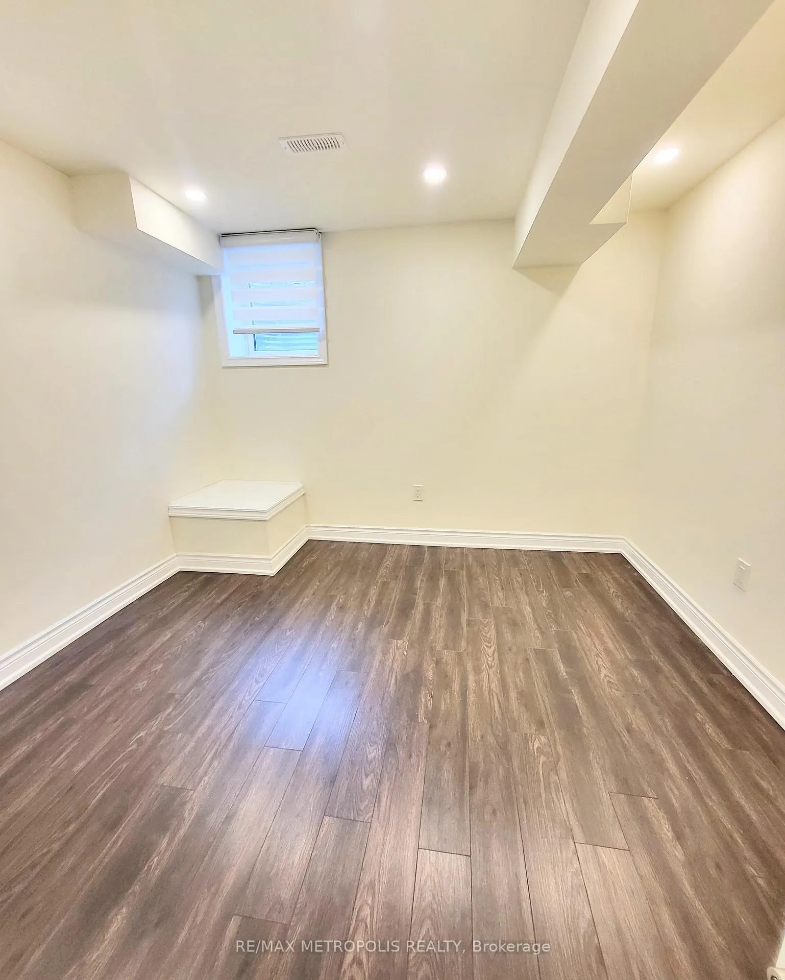 Photo 2 of Unit BSMT, 923 Penson Crescent, Milton, Coates — HOMEH