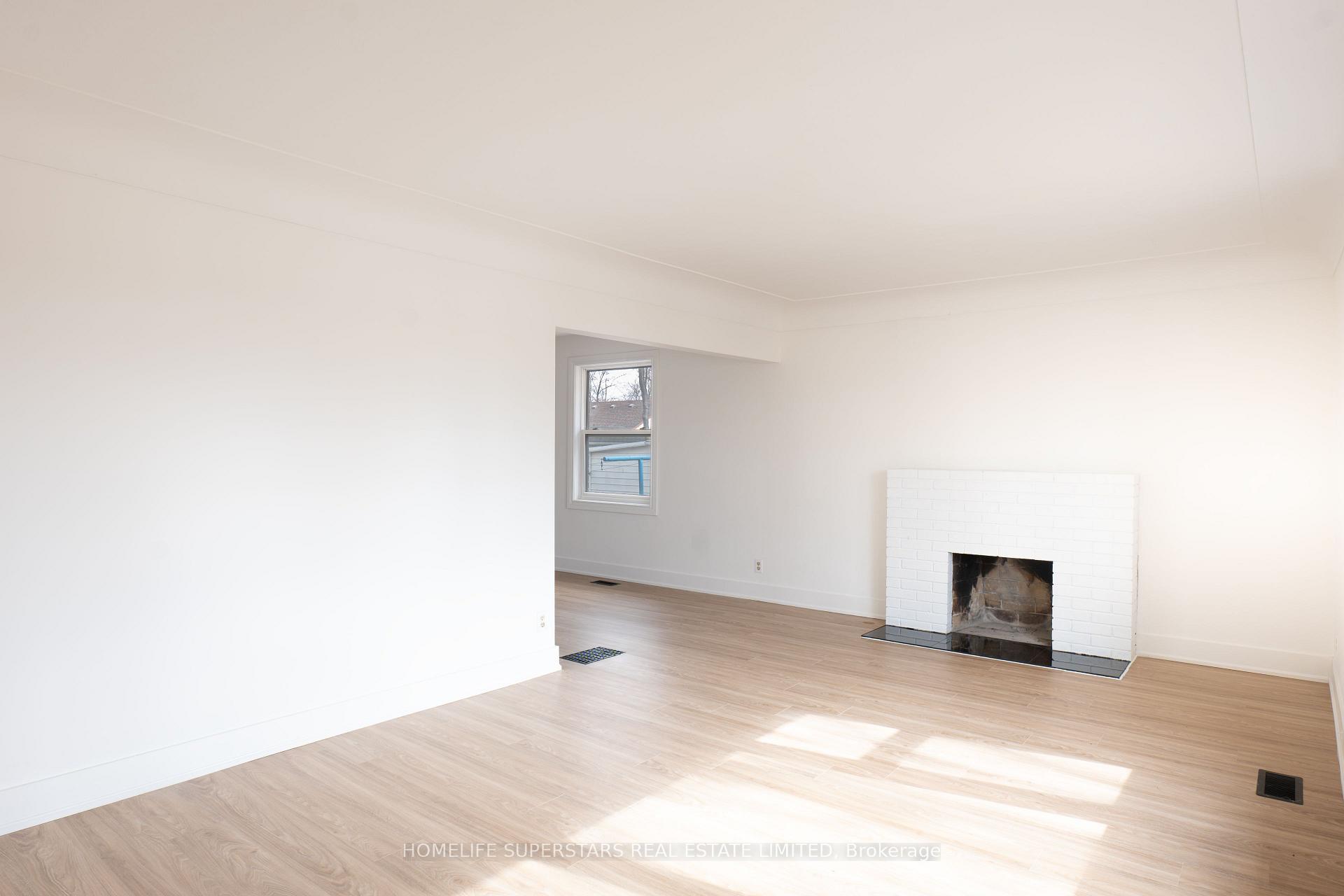 Photo 5 of 324 Stirling Avenue N, Kitchener — HOMEH