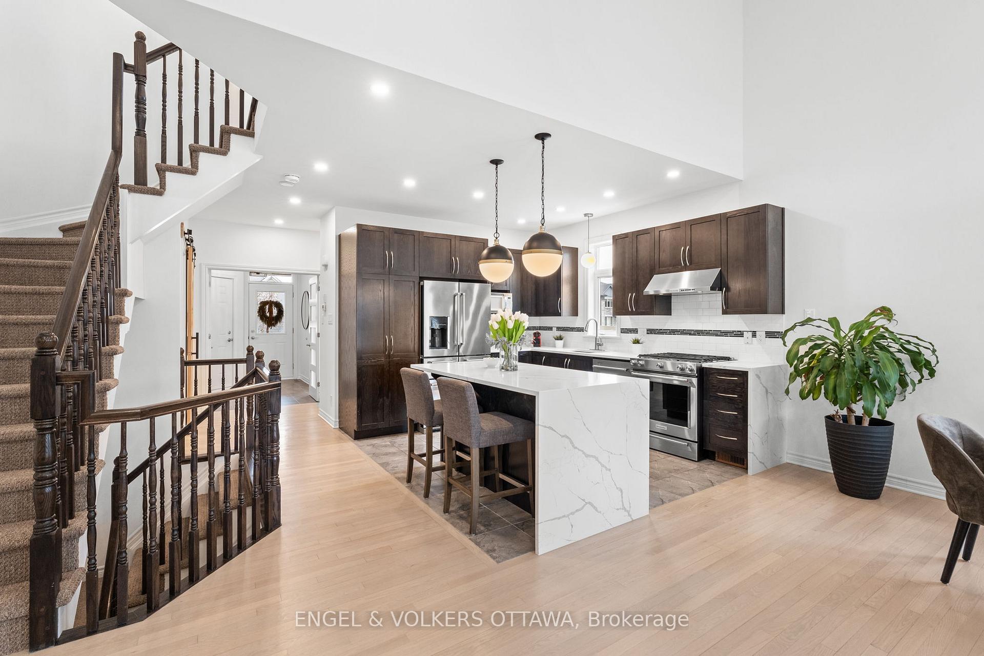 Photo 7 of 325 Bobolink Ridge, Ottawa, Kanata - Emerald Meadows/Trailwest — HOMEH