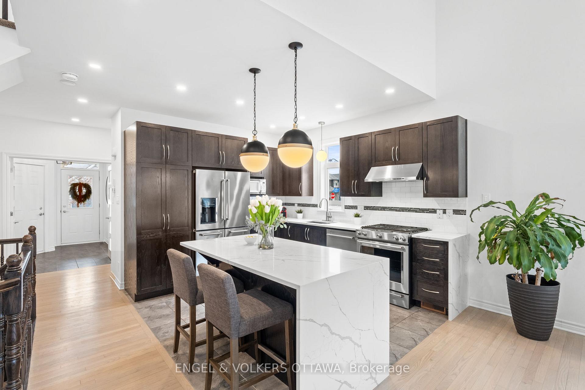 Photo 8 of 325 Bobolink Ridge, Ottawa, Kanata - Emerald Meadows/Trailwest — HOMEH