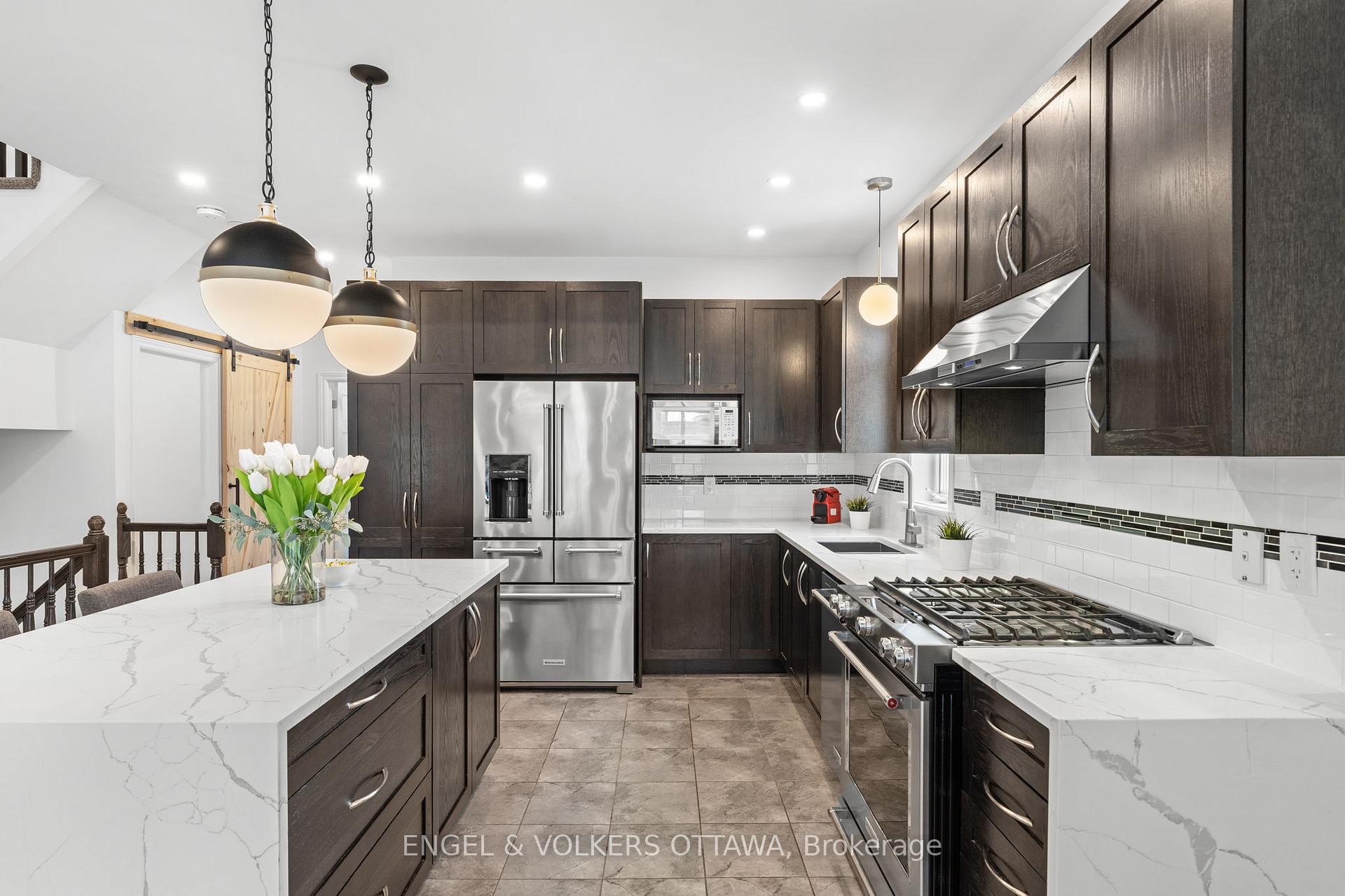 Photo 9 of 325 Bobolink Ridge, Ottawa, Kanata - Emerald Meadows/Trailwest — HOMEH