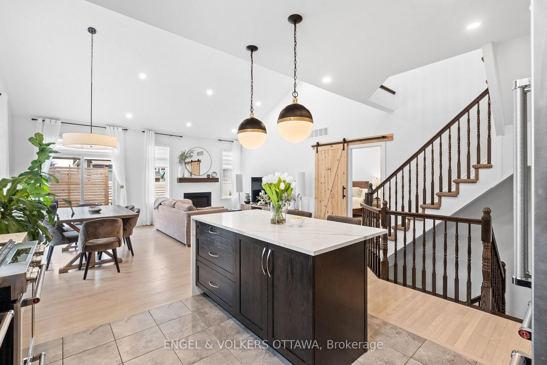 Photo 11 of 325 Bobolink Ridge, Ottawa, Kanata - Emerald Meadows/Trailwest — HOMEH