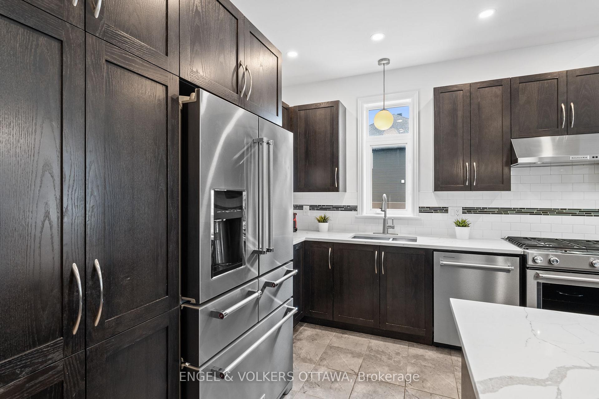 Photo 12 of 325 Bobolink Ridge, Ottawa, Kanata - Emerald Meadows/Trailwest — HOMEH