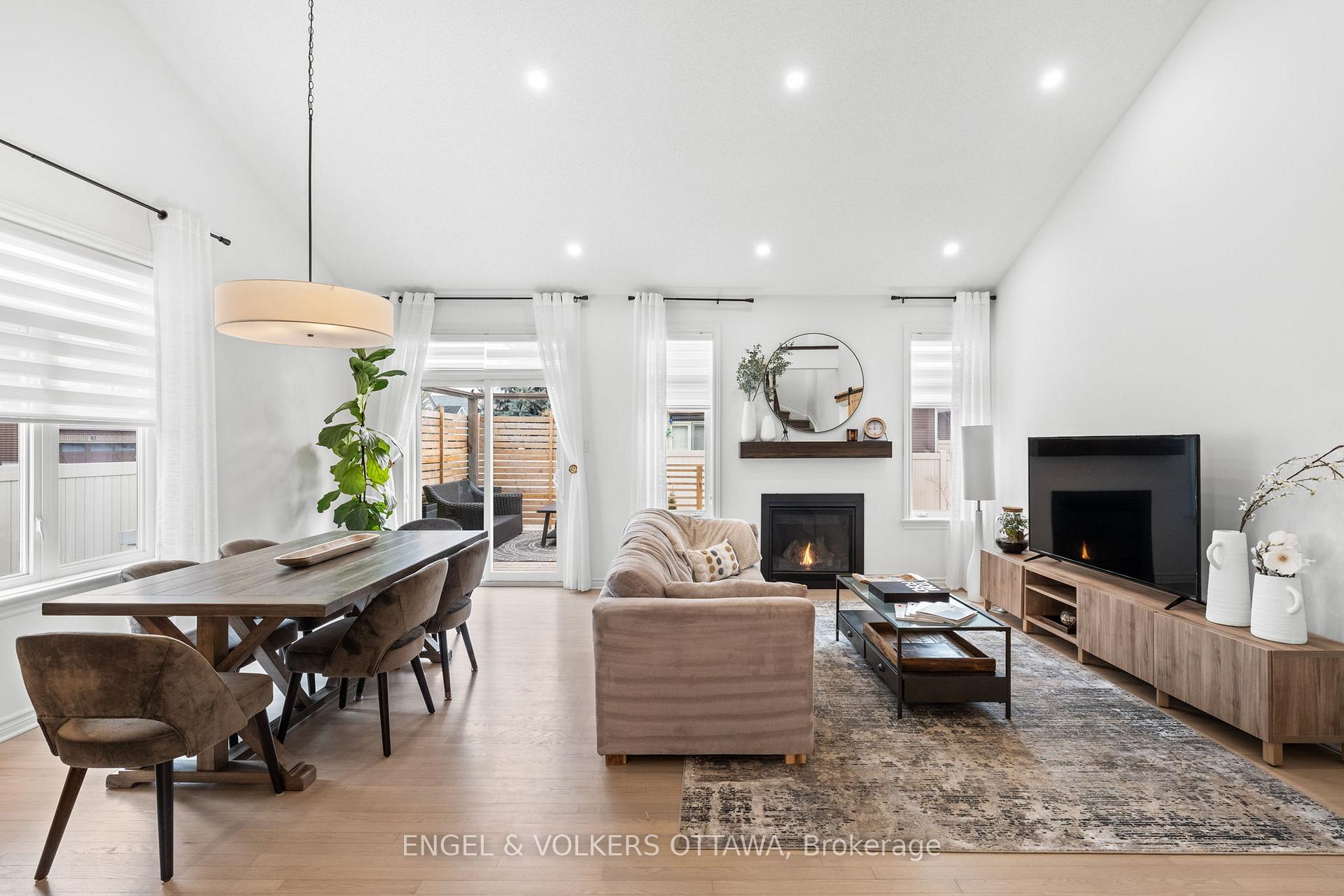 Photo 13 of 325 Bobolink Ridge, Ottawa, Kanata - Emerald Meadows/Trailwest — HOMEH