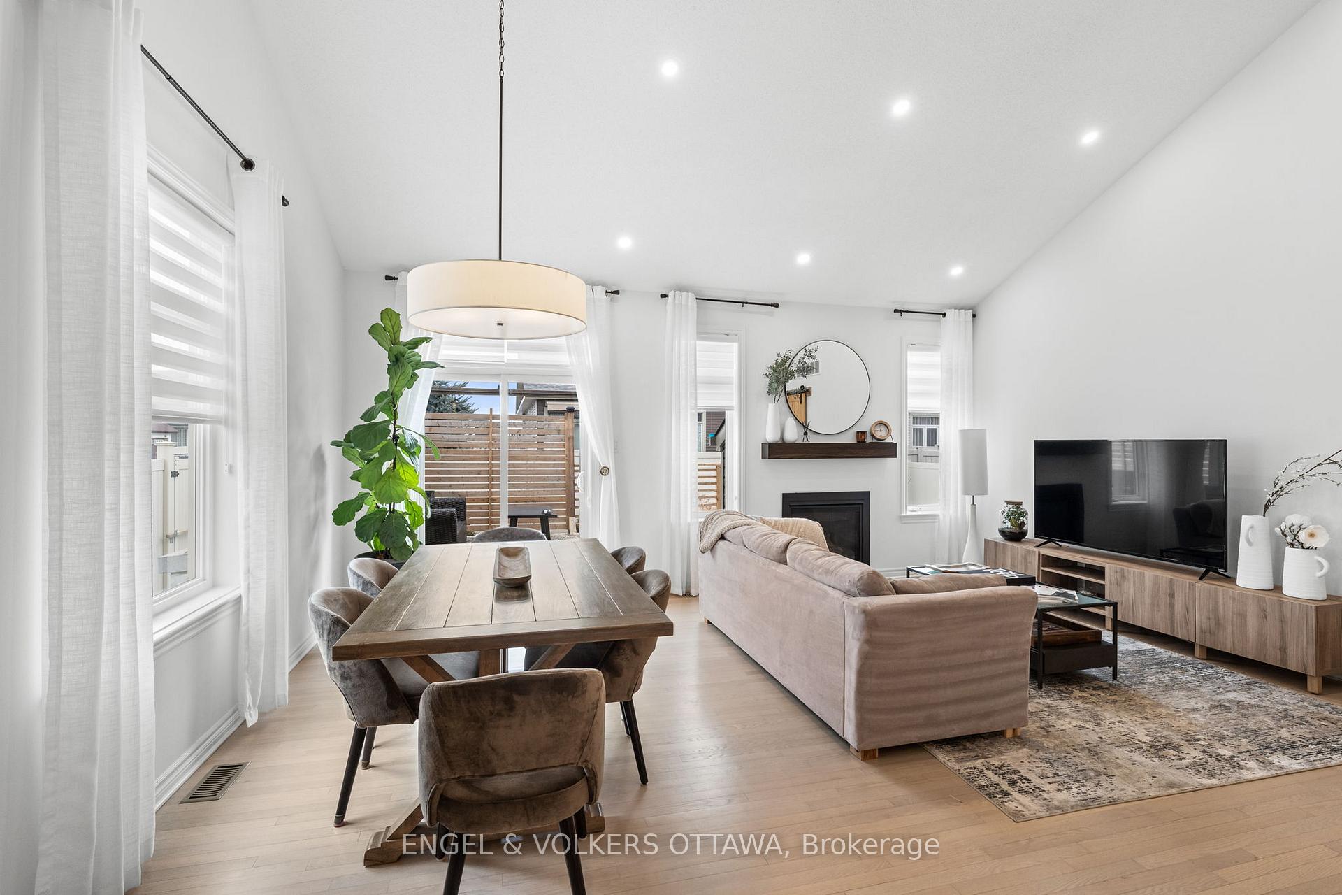 Photo 14 of 325 Bobolink Ridge, Ottawa, Kanata - Emerald Meadows/Trailwest — HOMEH