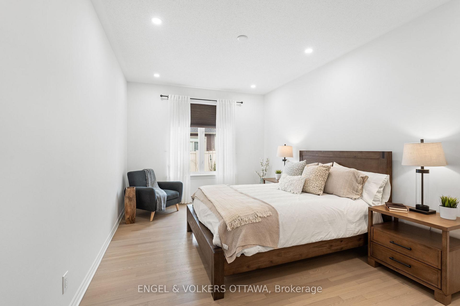 Photo 19 of 325 Bobolink Ridge, Ottawa, Kanata - Emerald Meadows/Trailwest — HOMEH