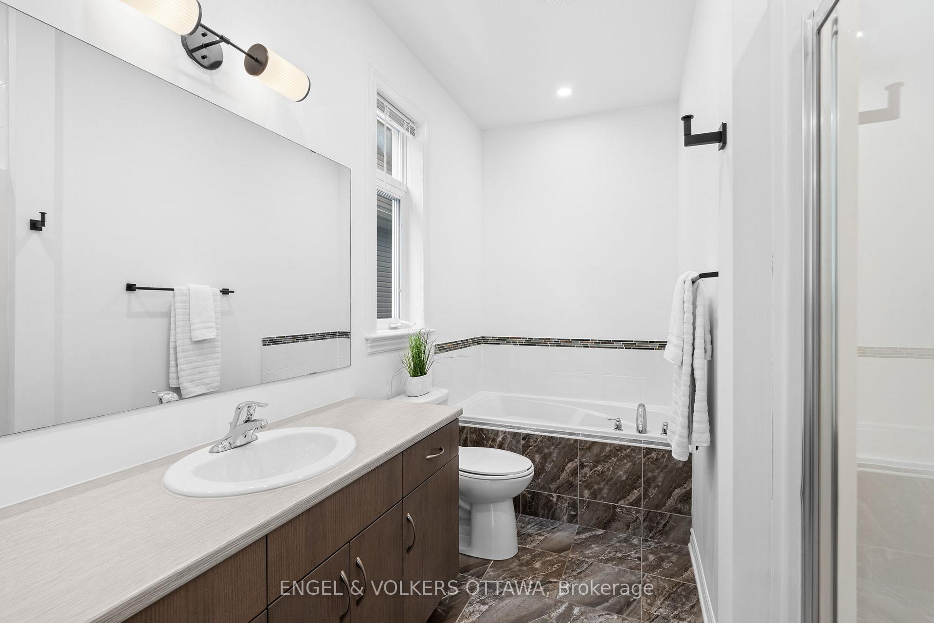 Photo 21 of 325 Bobolink Ridge, Ottawa, Kanata - Emerald Meadows/Trailwest — HOMEH