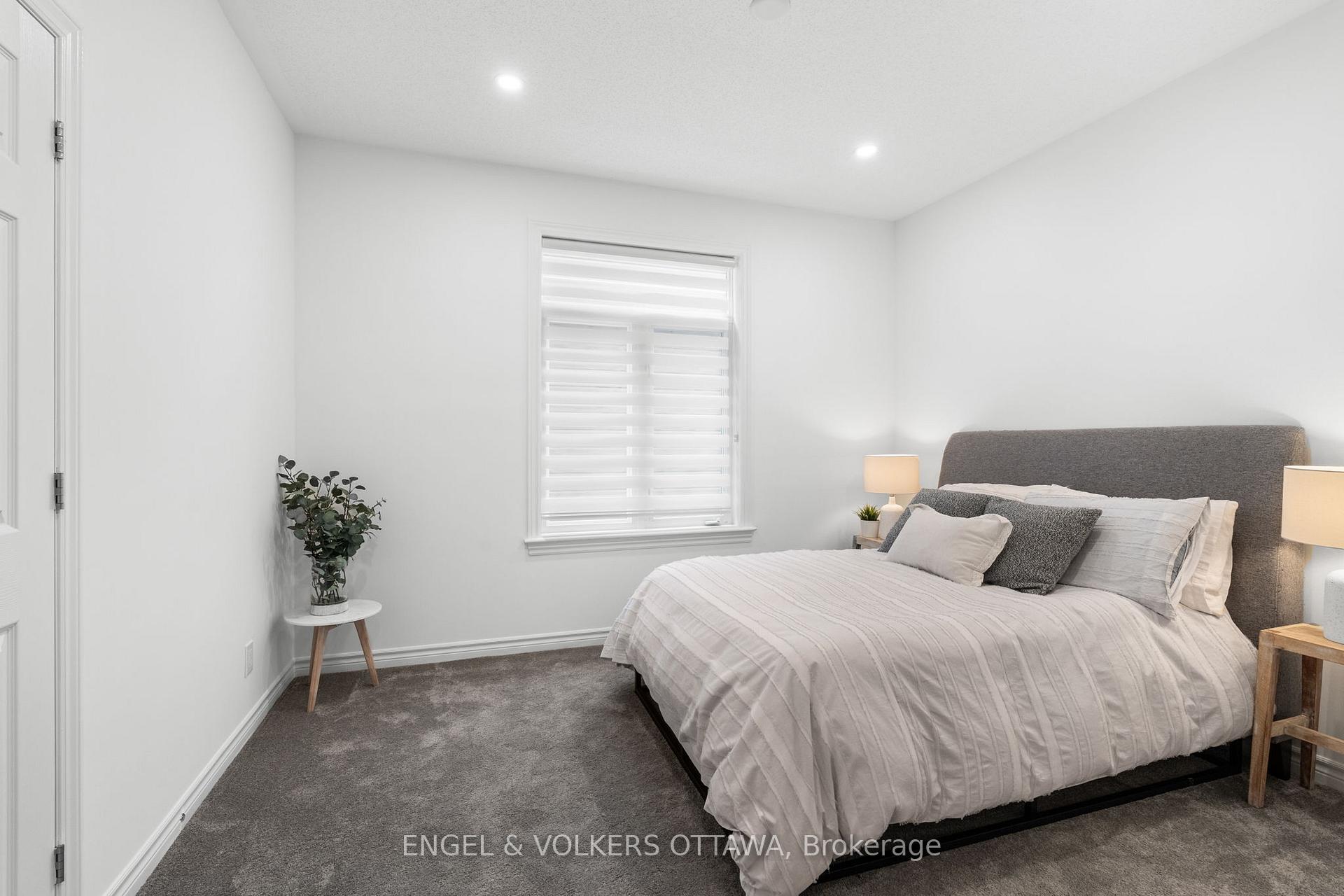 Photo 22 of 325 Bobolink Ridge, Ottawa, Kanata - Emerald Meadows/Trailwest — HOMEH