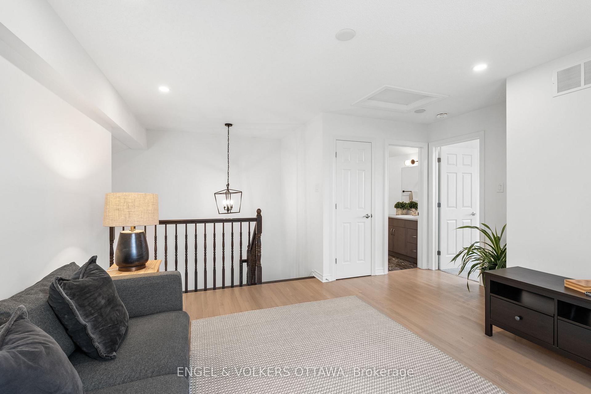 Photo 25 of 325 Bobolink Ridge, Ottawa, Kanata - Emerald Meadows/Trailwest — HOMEH