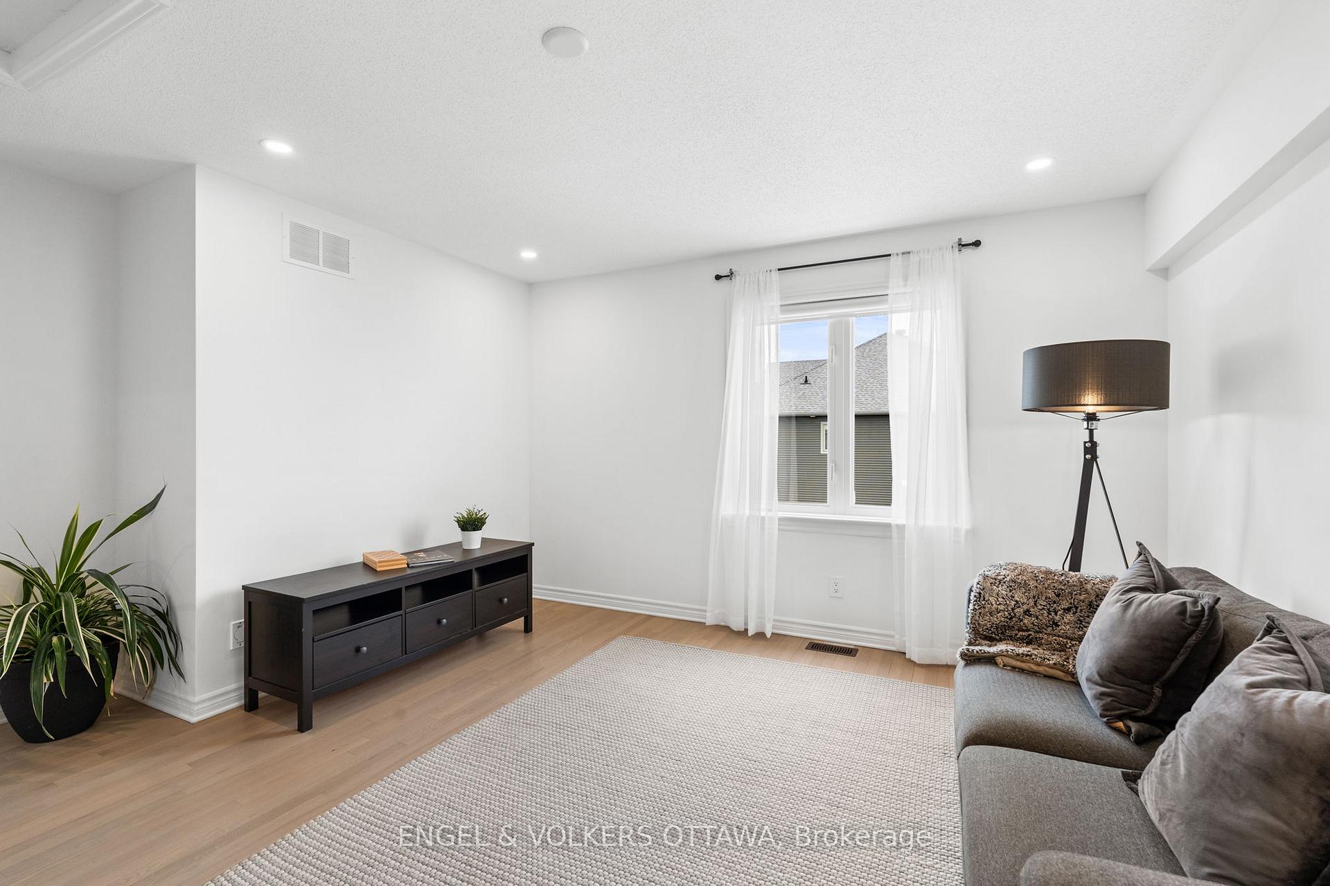Photo 27 of 325 Bobolink Ridge, Ottawa, Kanata - Emerald Meadows/Trailwest — HOMEH