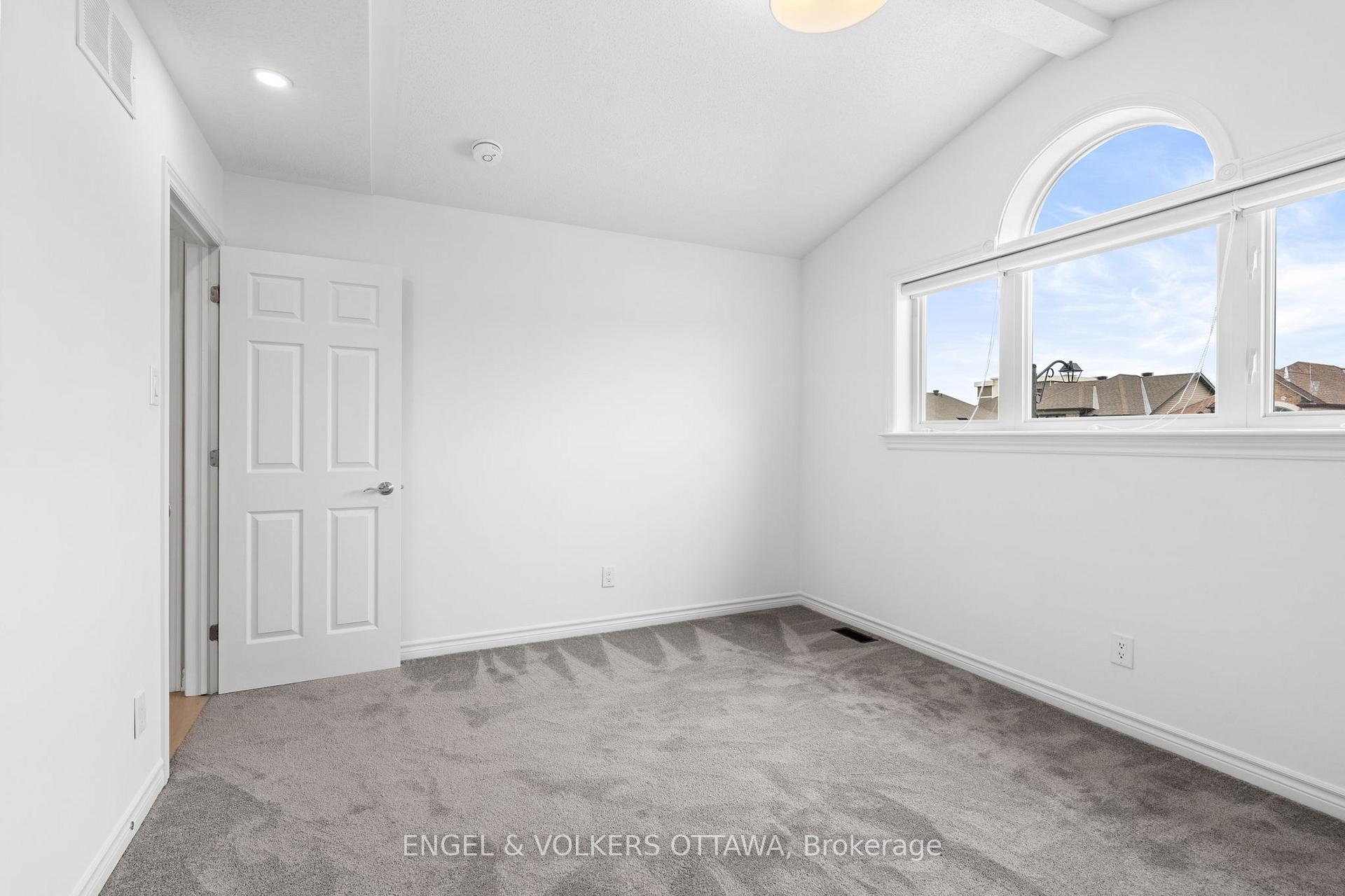 Photo 29 of 325 Bobolink Ridge, Ottawa, Kanata - Emerald Meadows/Trailwest — HOMEH