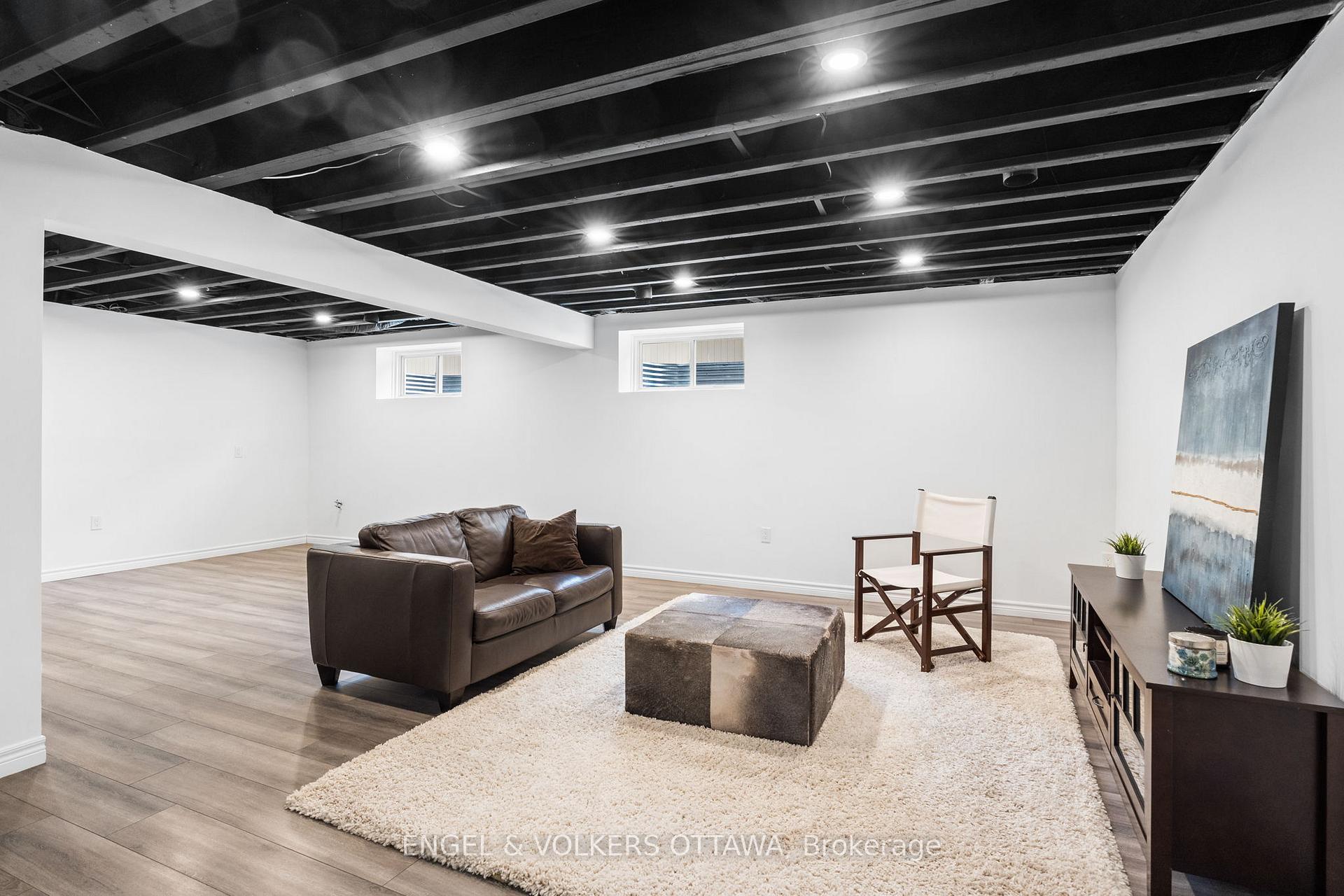Photo 33 of 325 Bobolink Ridge, Ottawa, Kanata - Emerald Meadows/Trailwest — HOMEH