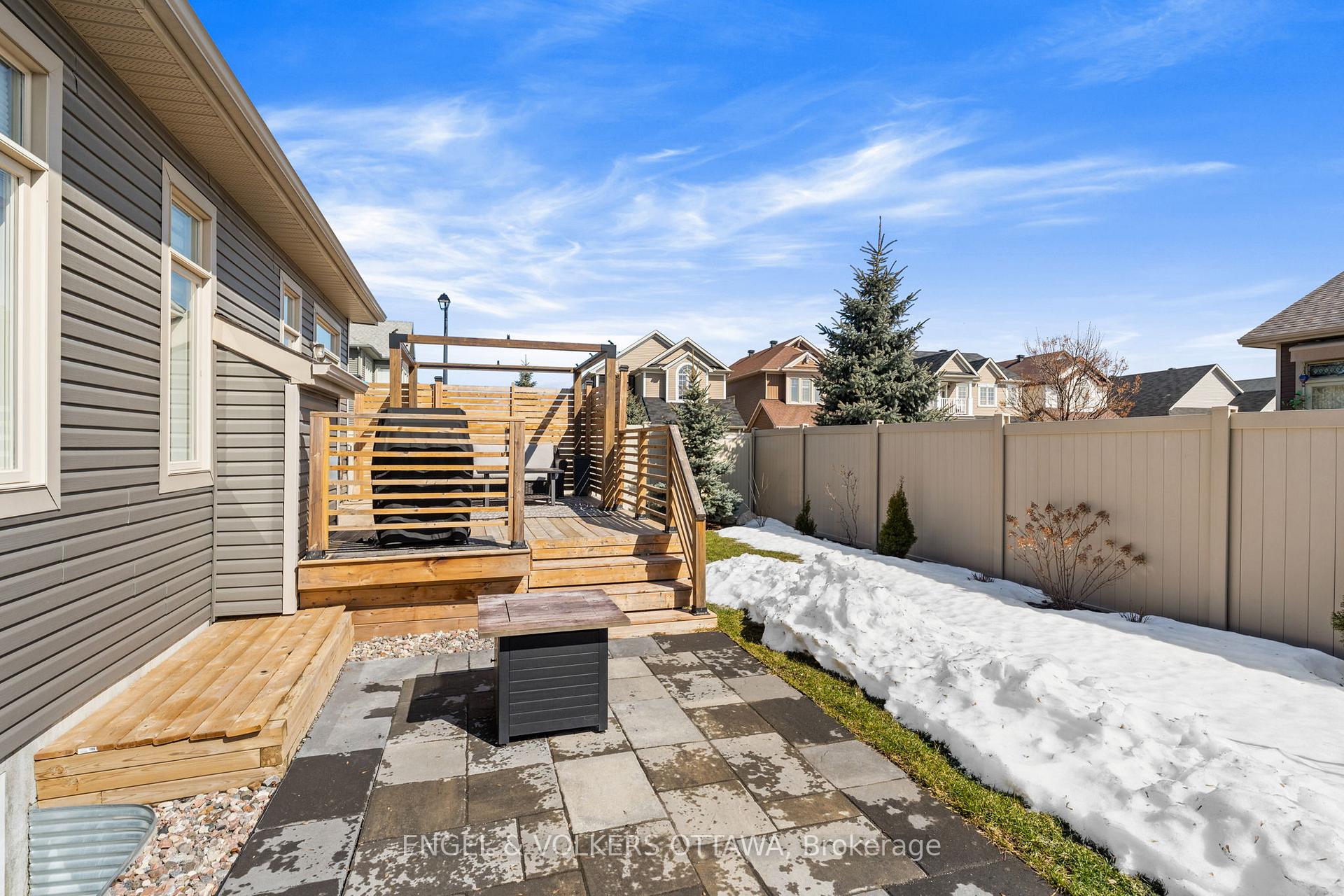 Photo 37 of 325 Bobolink Ridge, Ottawa, Kanata - Emerald Meadows/Trailwest — HOMEH