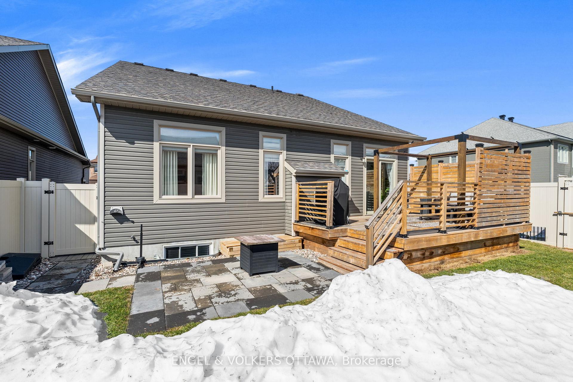 Photo 38 of 325 Bobolink Ridge, Ottawa, Kanata - Emerald Meadows/Trailwest — HOMEH
