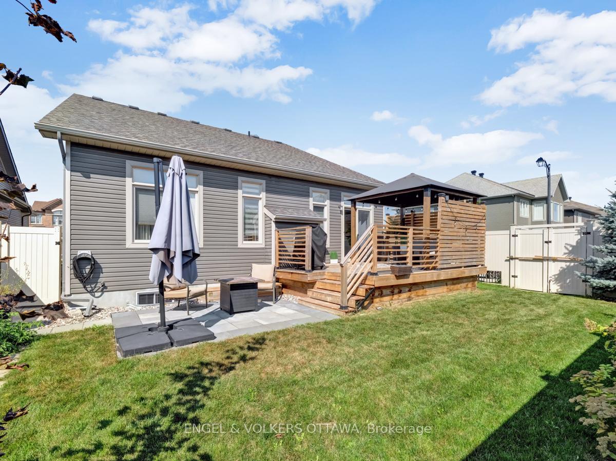 Photo 45 of 325 Bobolink Ridge, Ottawa, Kanata - Emerald Meadows/Trailwest — HOMEH