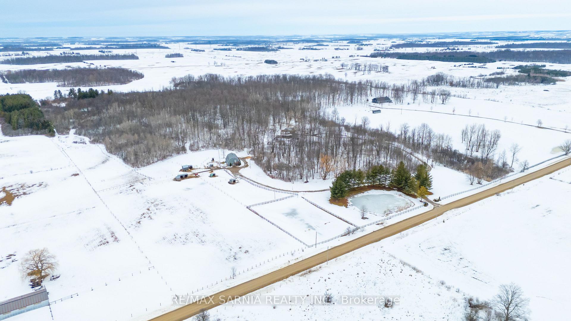 Photo 1 of 9556 Charlton Drive, Middlesex Centre, Rural Middlesex Centre — HOMEH