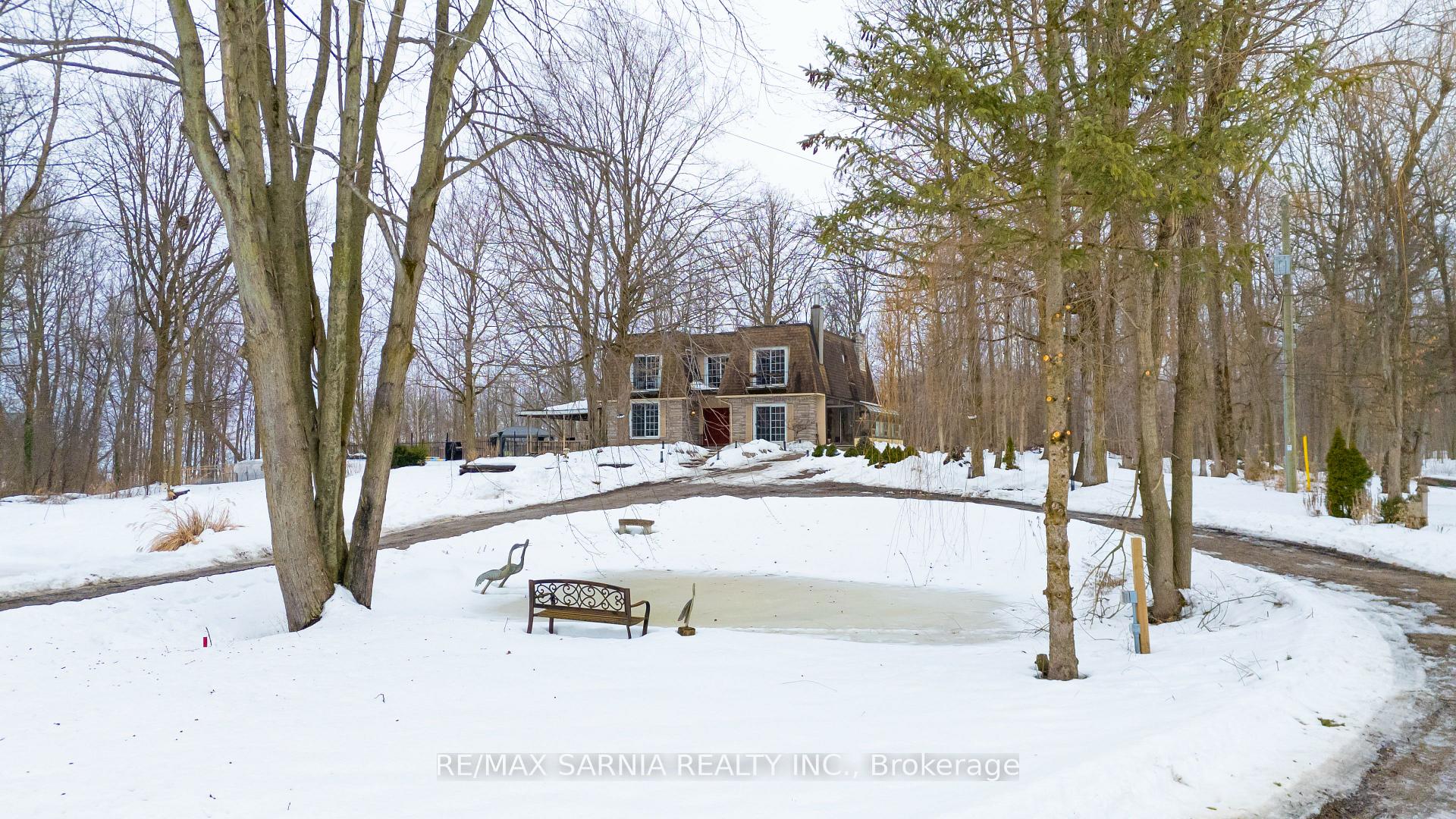 Photo 2 of 9556 Charlton Drive, Middlesex Centre, Rural Middlesex Centre — HOMEH