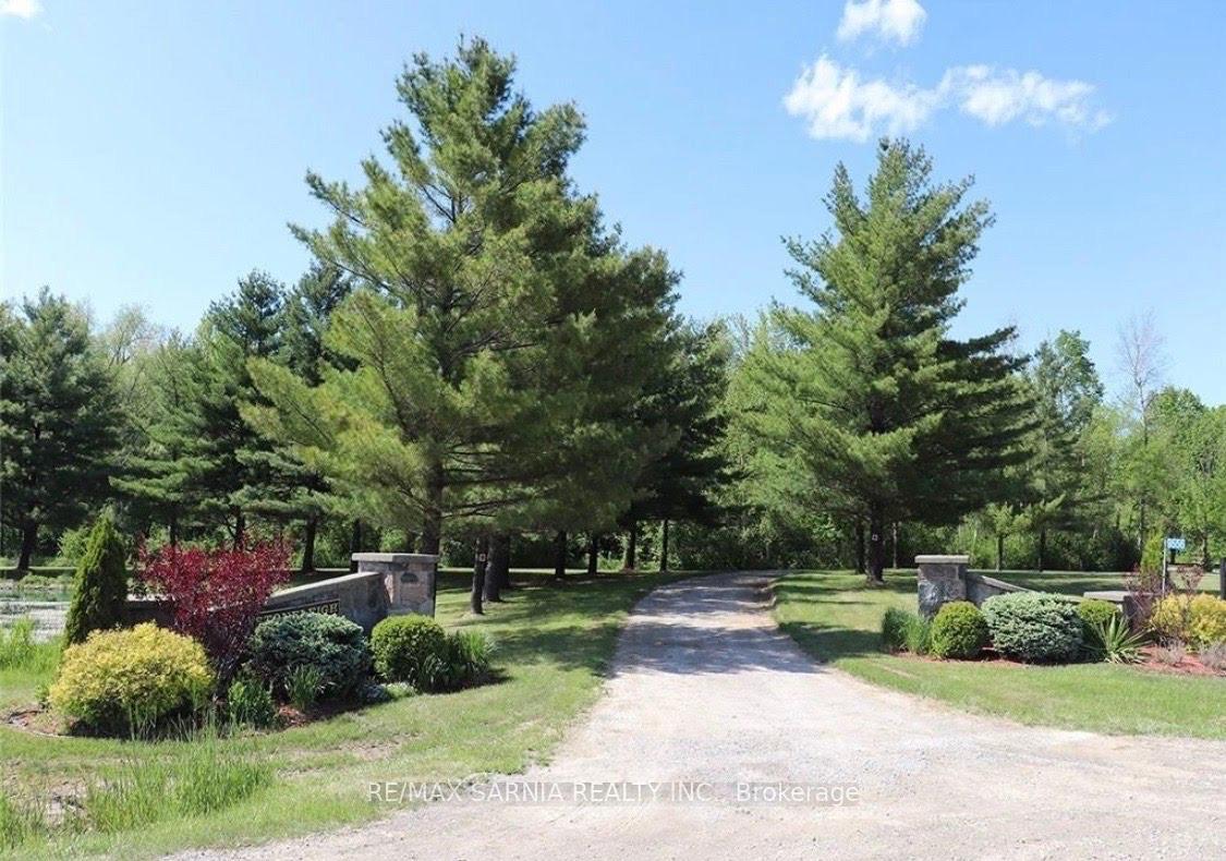 Photo 5 of 9556 Charlton Drive, Middlesex Centre, Rural Middlesex Centre — HOMEH
