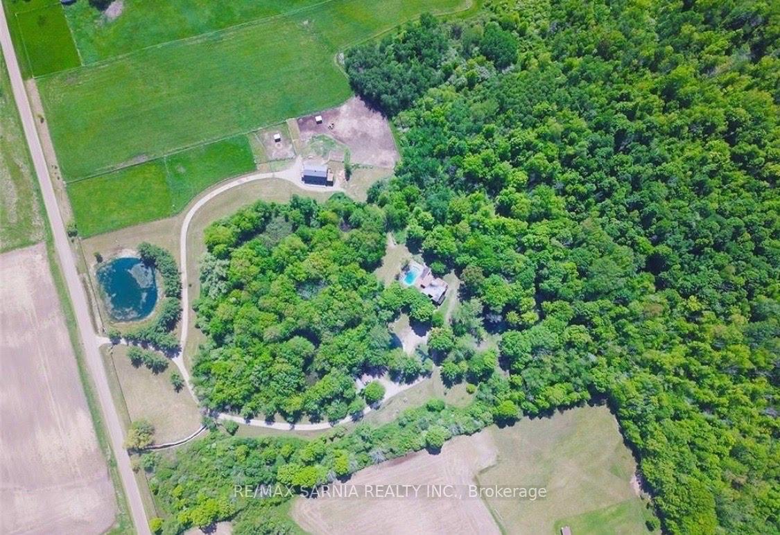 Photo 10 of 9556 Charlton Drive, Middlesex Centre, Rural Middlesex Centre — HOMEH