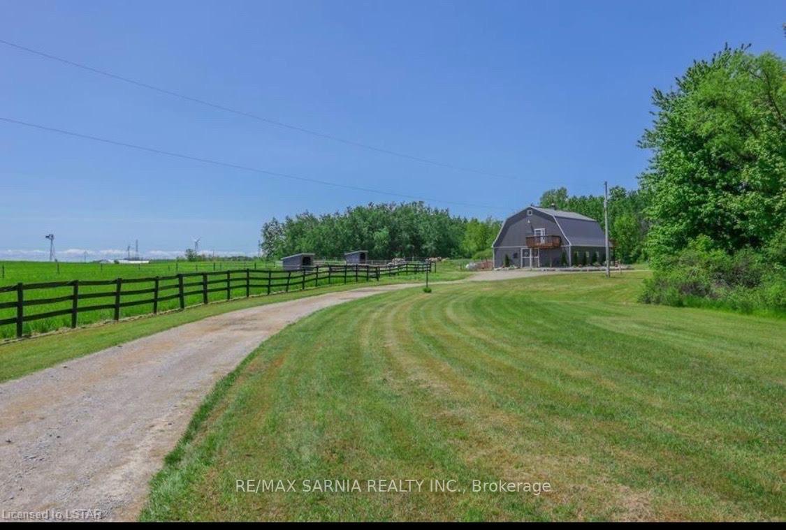 Photo 11 of 9556 Charlton Drive, Middlesex Centre, Rural Middlesex Centre — HOMEH