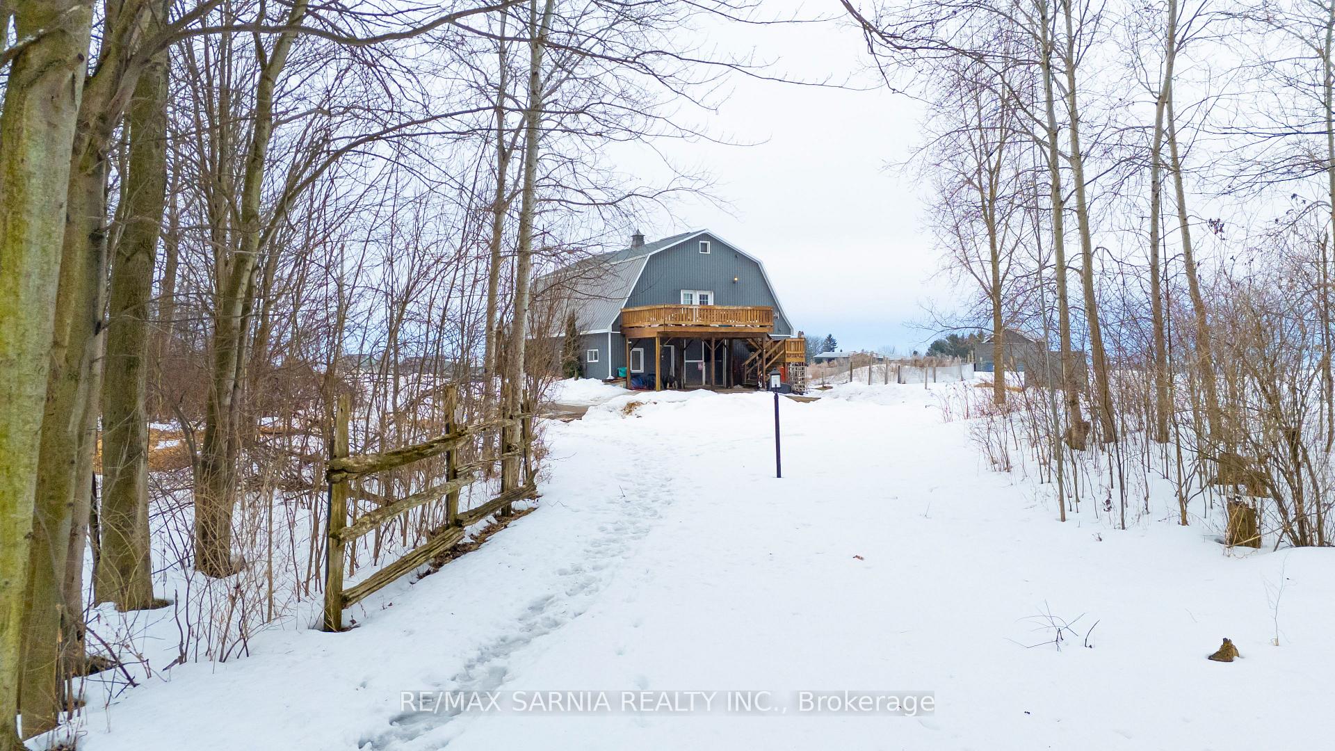 Photo 13 of 9556 Charlton Drive, Middlesex Centre, Rural Middlesex Centre — HOMEH