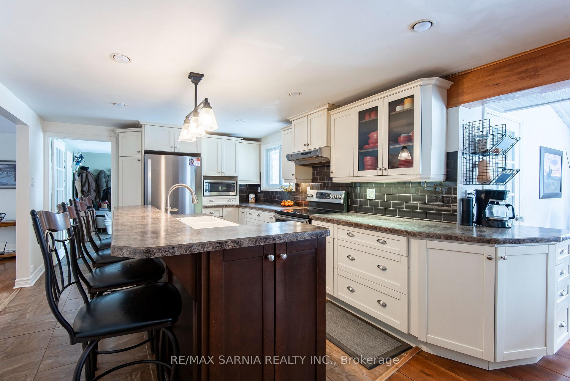Photo 26 of 9556 Charlton Drive, Middlesex Centre, Rural Middlesex Centre — HOMEH