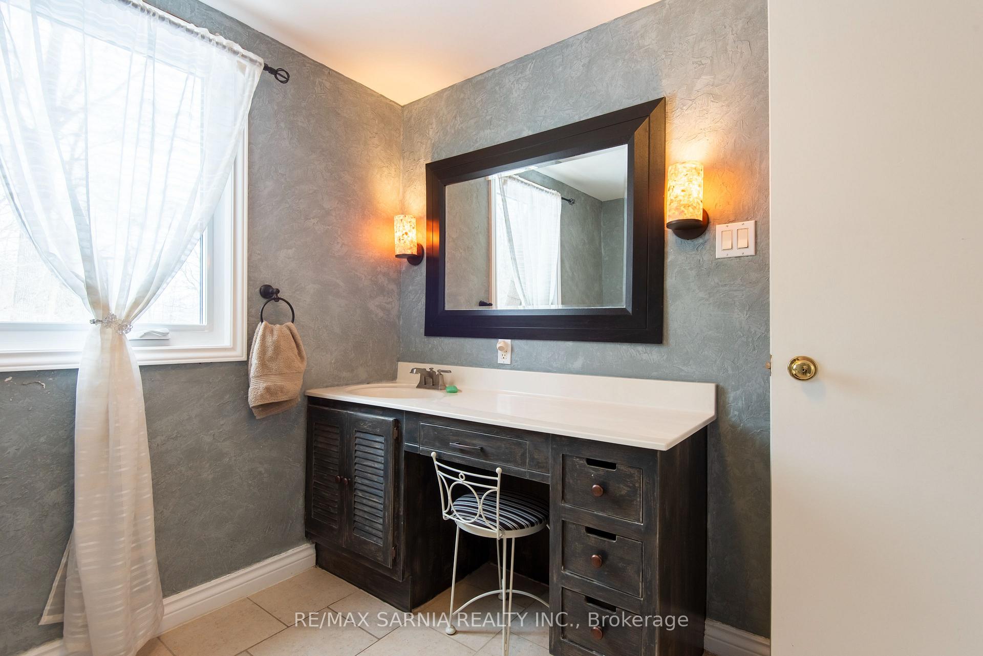 Photo 43 of 9556 Charlton Drive, Middlesex Centre, Rural Middlesex Centre — HOMEH