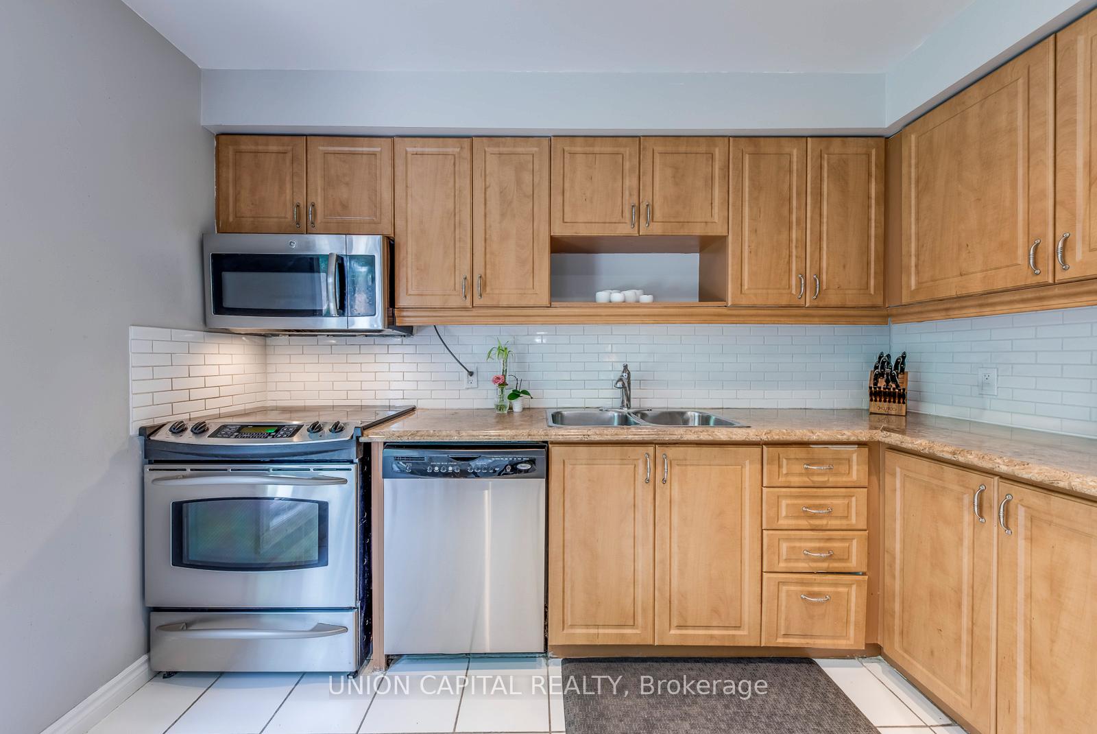 Photo 11 of 24 Vanessa Road, Markham, Markville — HOMEH