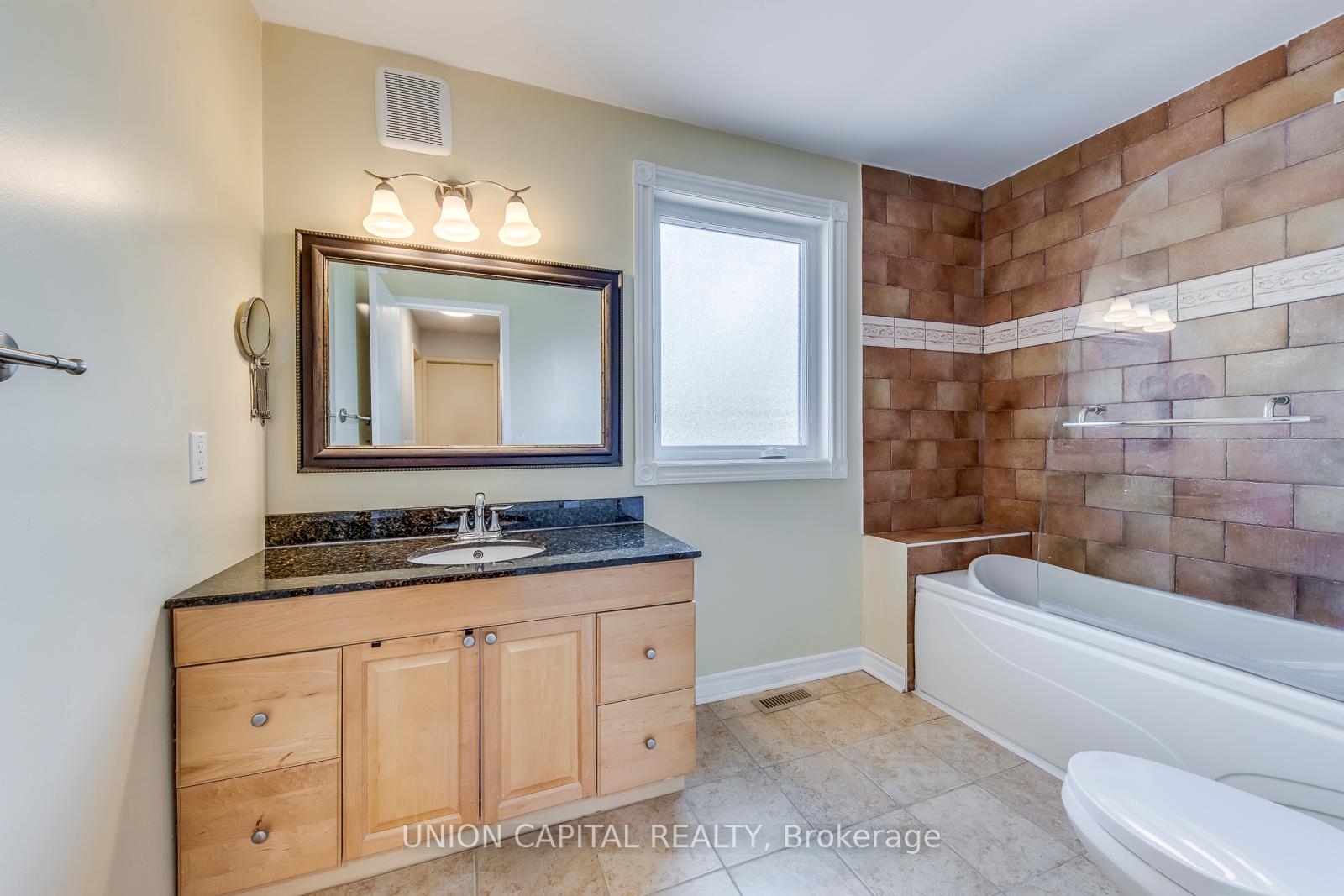 Photo 22 of 24 Vanessa Road, Markham, Markville — HOMEH