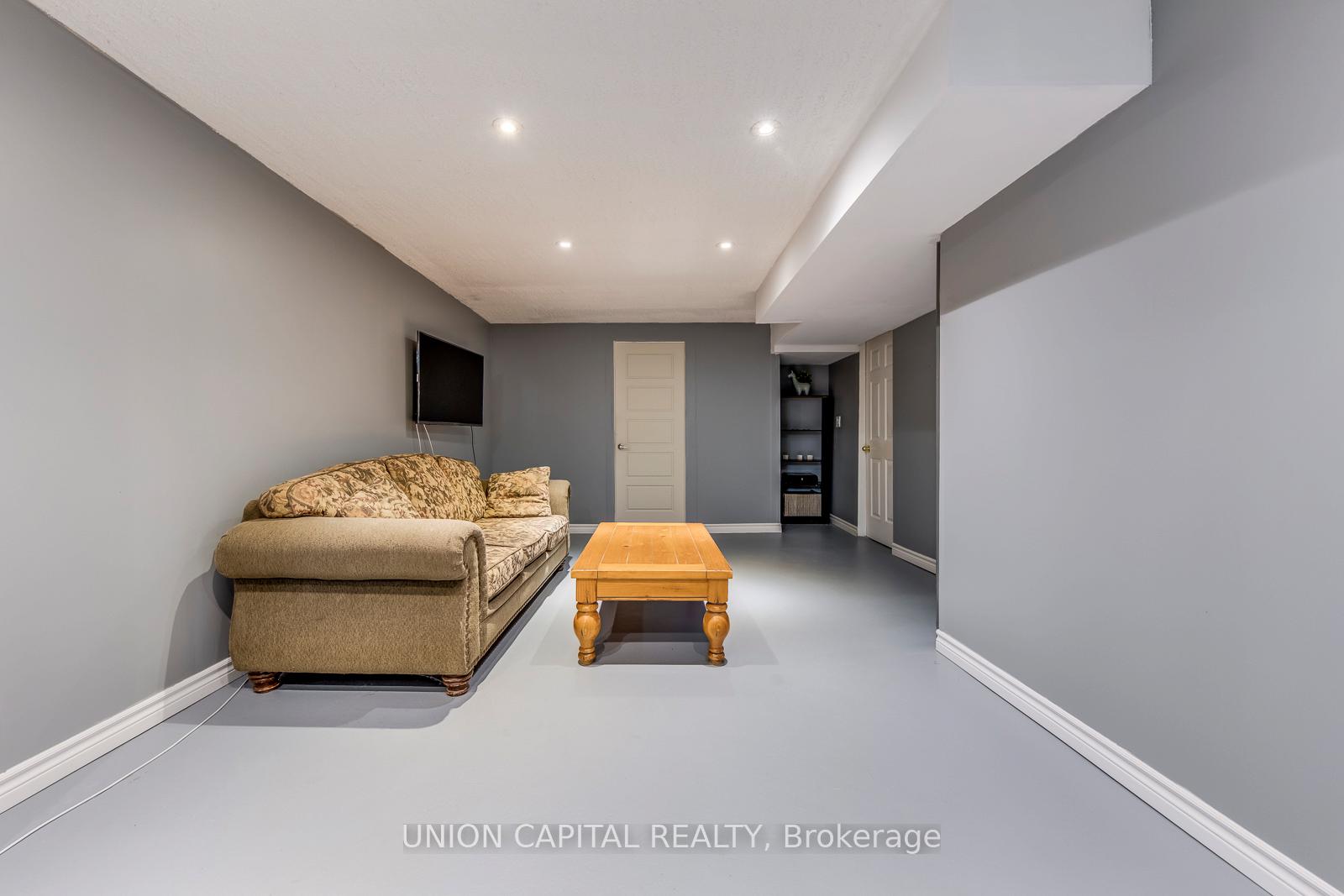 Photo 23 of 24 Vanessa Road, Markham, Markville — HOMEH