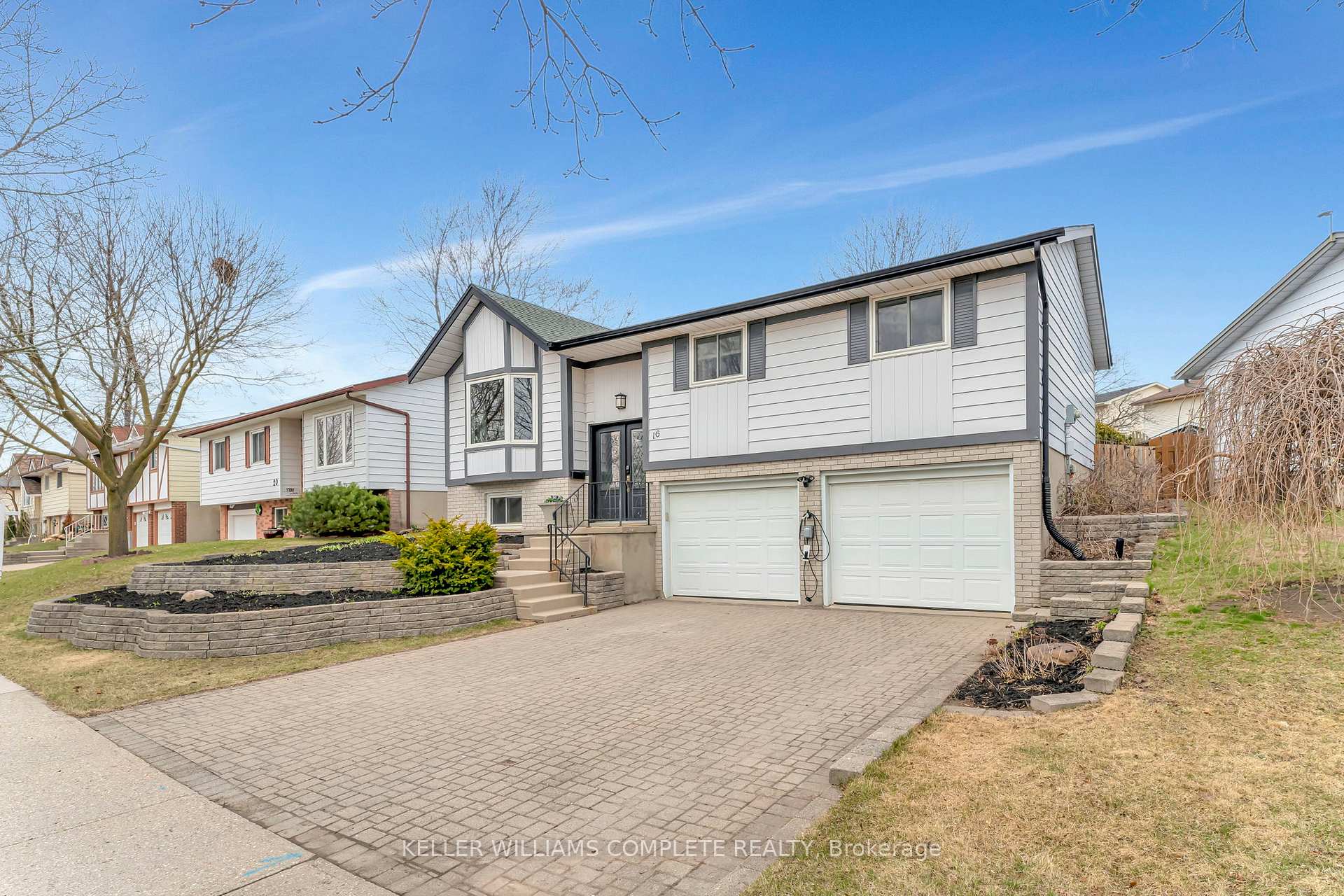 Front of 16 Settlers Drive