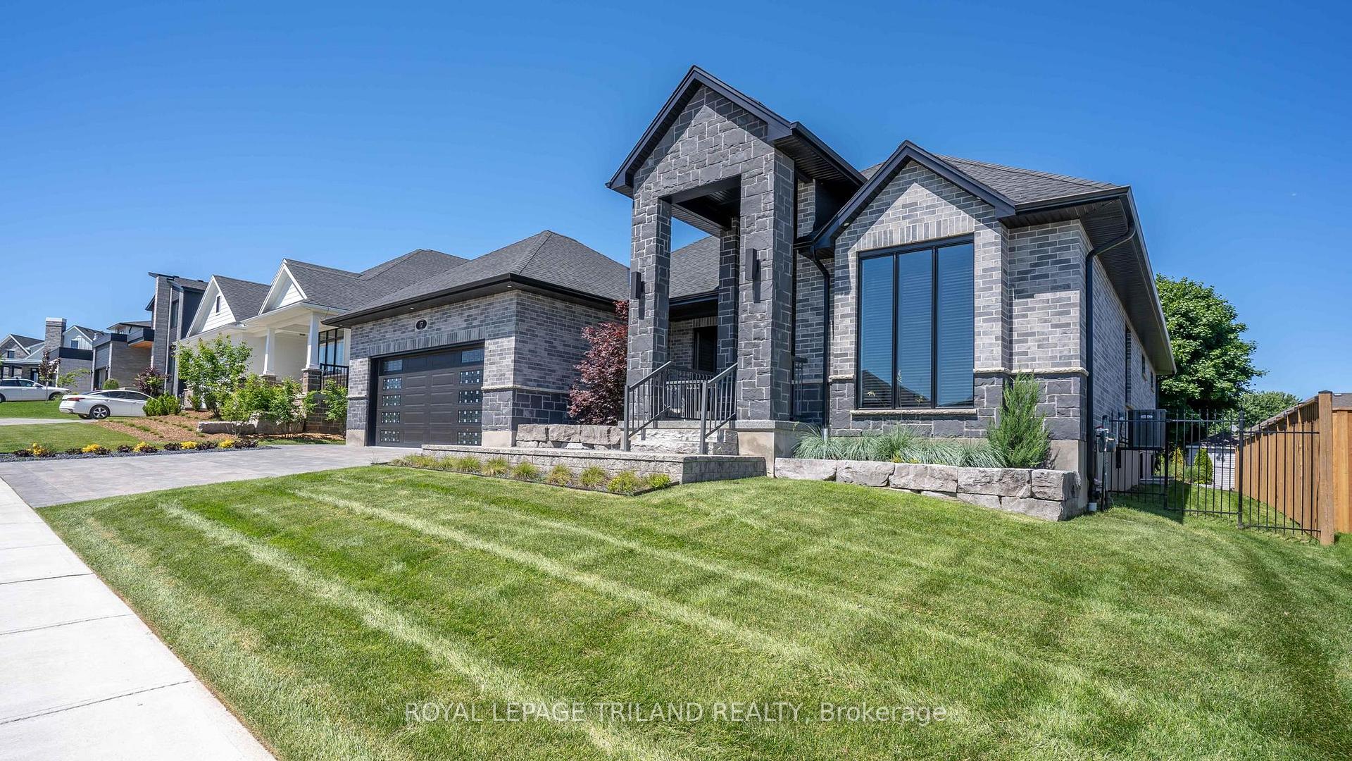 Photo 3 of 17 Edgeview Crescent, Middlesex Centre, Kilworth — HOMEH