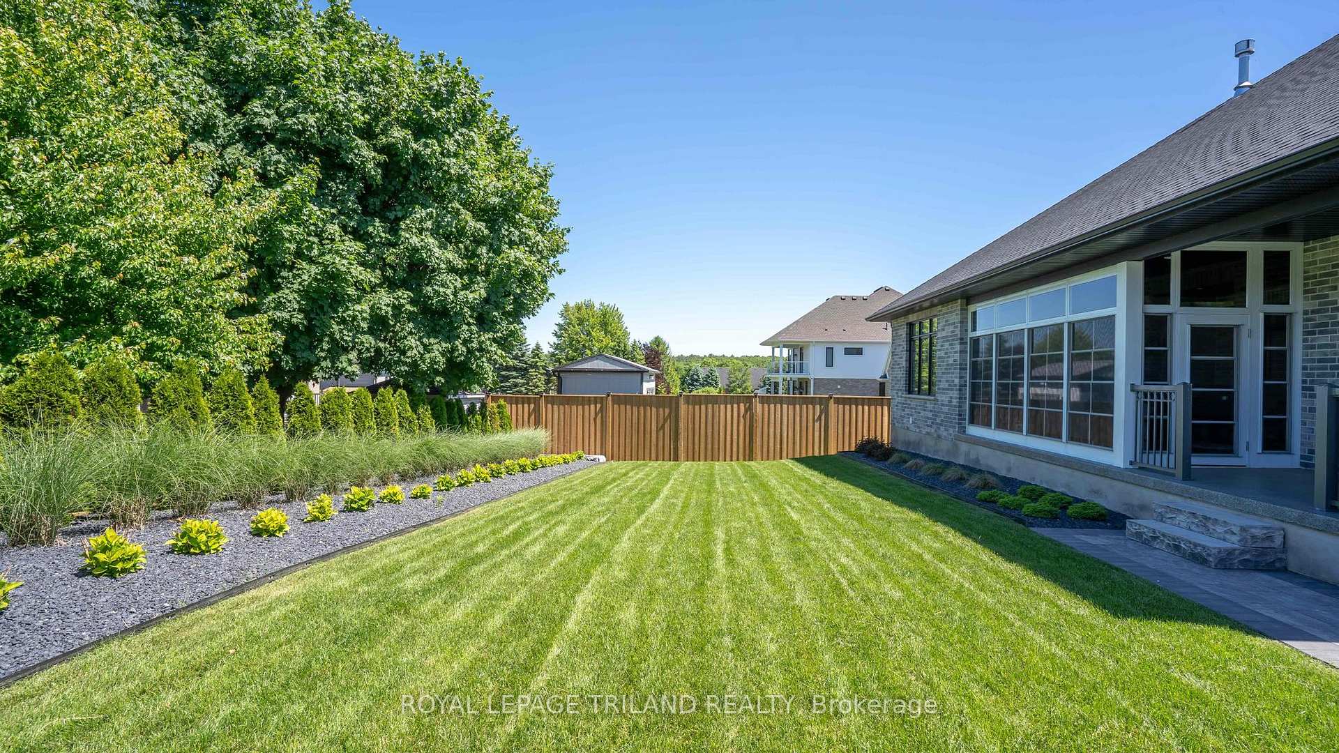 Photo 37 of 17 Edgeview Crescent, Middlesex Centre, Kilworth — HOMEH