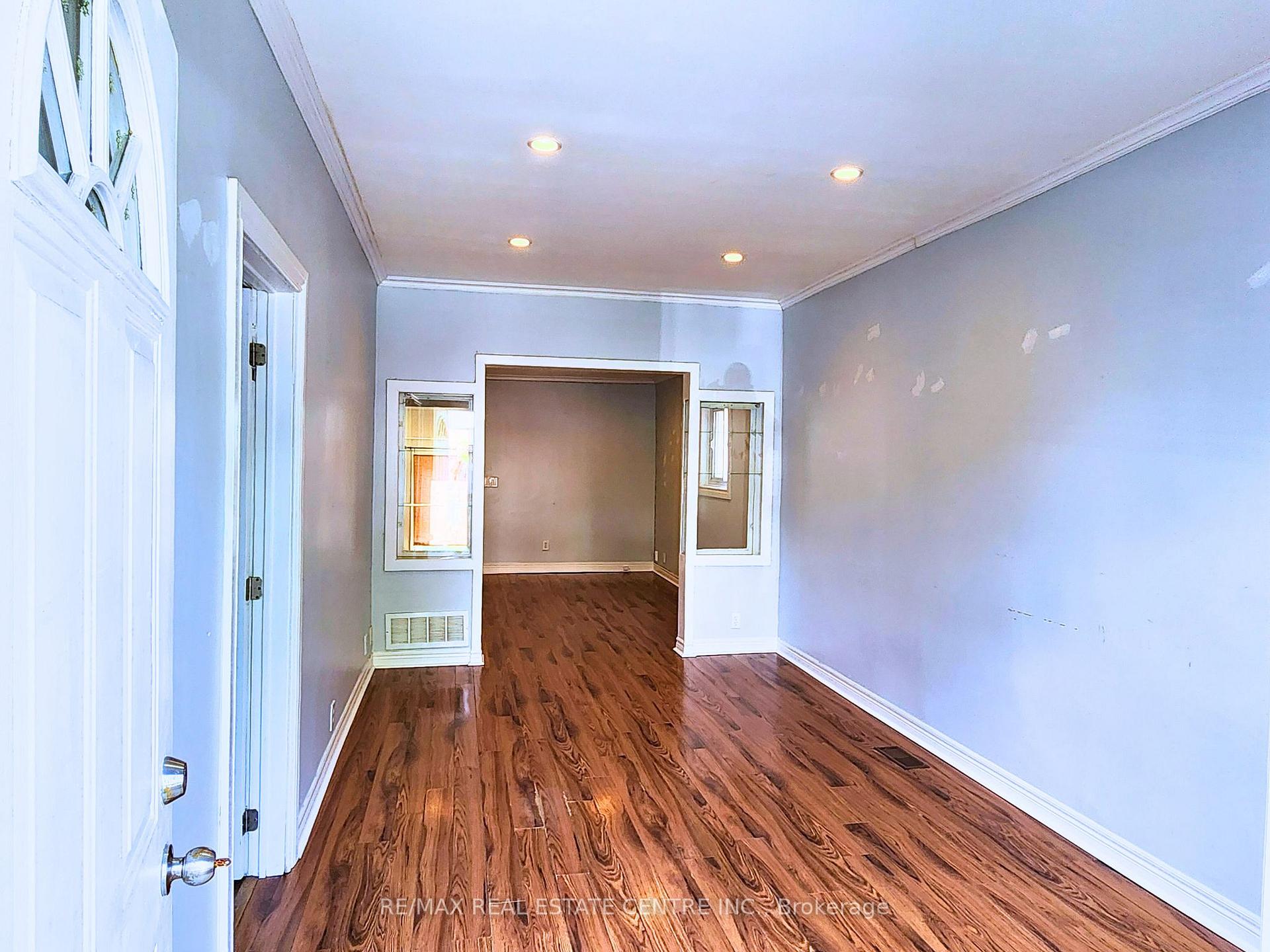 Photo 2 of 30 East 23rd Street, Hamilton, Eastmount — HOMEH