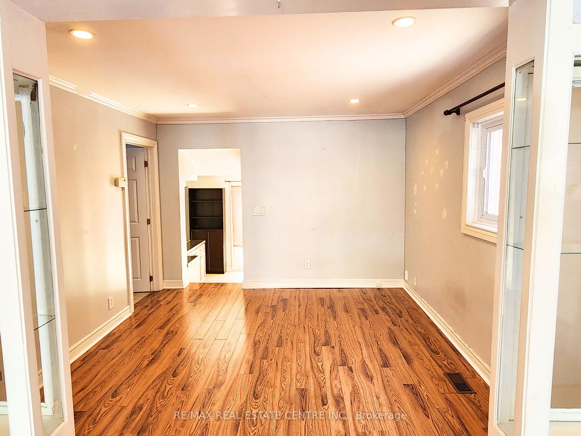 Photo 3 of 30 East 23rd Street, Hamilton, Eastmount — HOMEH