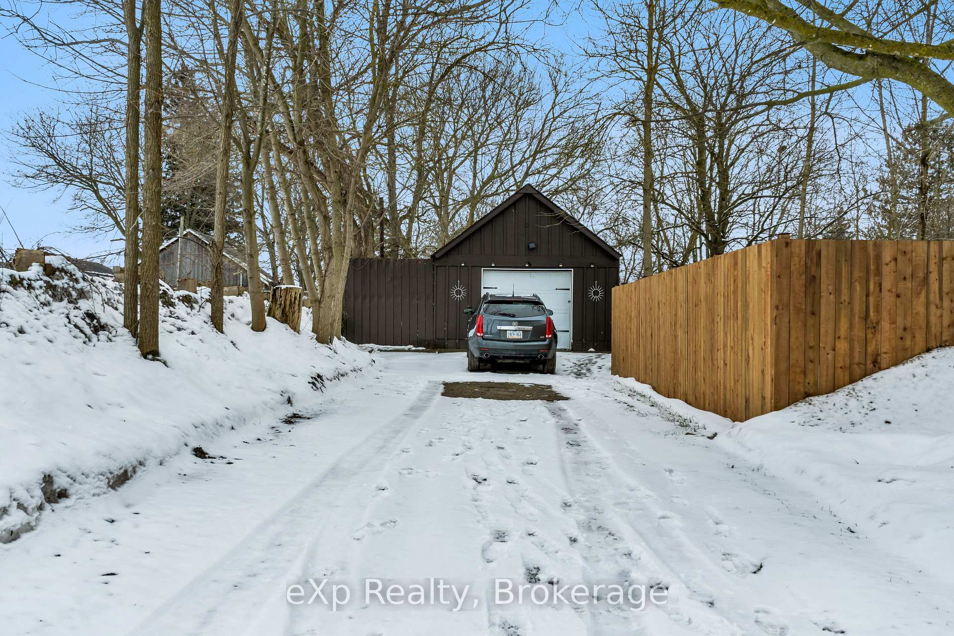 Photo 25 of 10 Geddes Street E, Minto — HOMEH