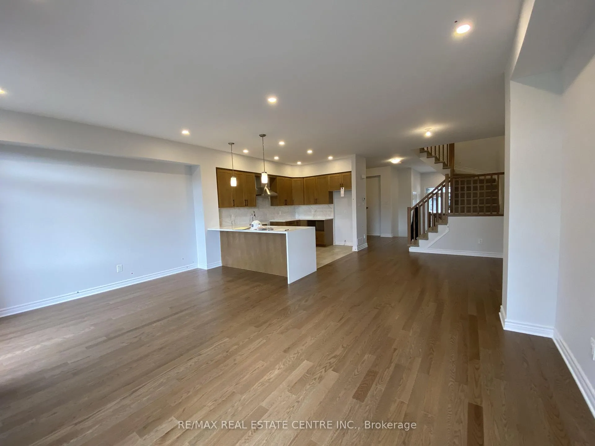 Photo 4 of 2440 Goldhawk Road, Ottawa, Stittsville (South) — HOMEH