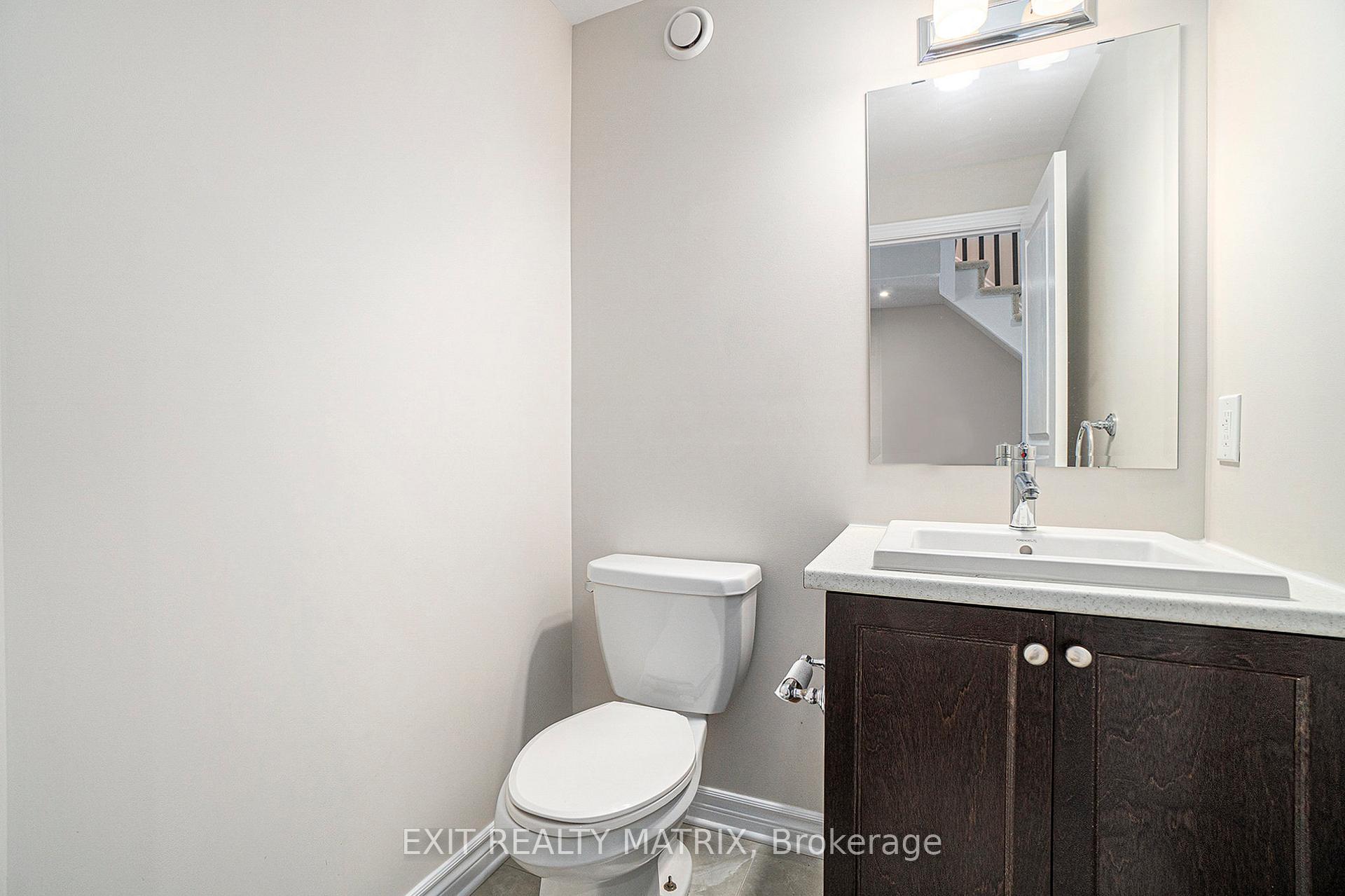 Photo 4 of 305 Livery Street, Ottawa, Kanata - Emerald Meadows/Trailwest — HOMEH