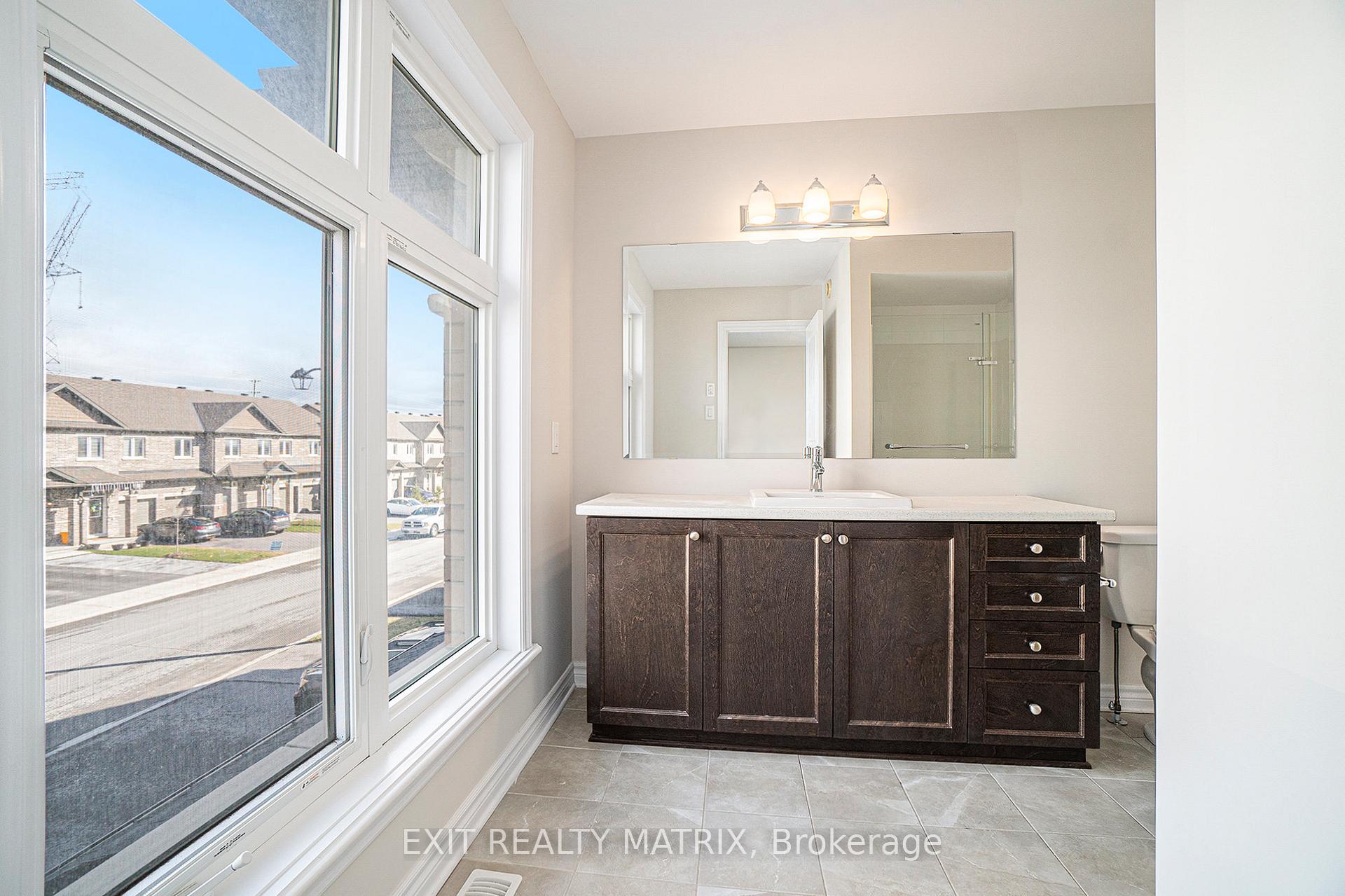 Photo 16 of 305 Livery Street, Ottawa, Kanata - Emerald Meadows/Trailwest — HOMEH