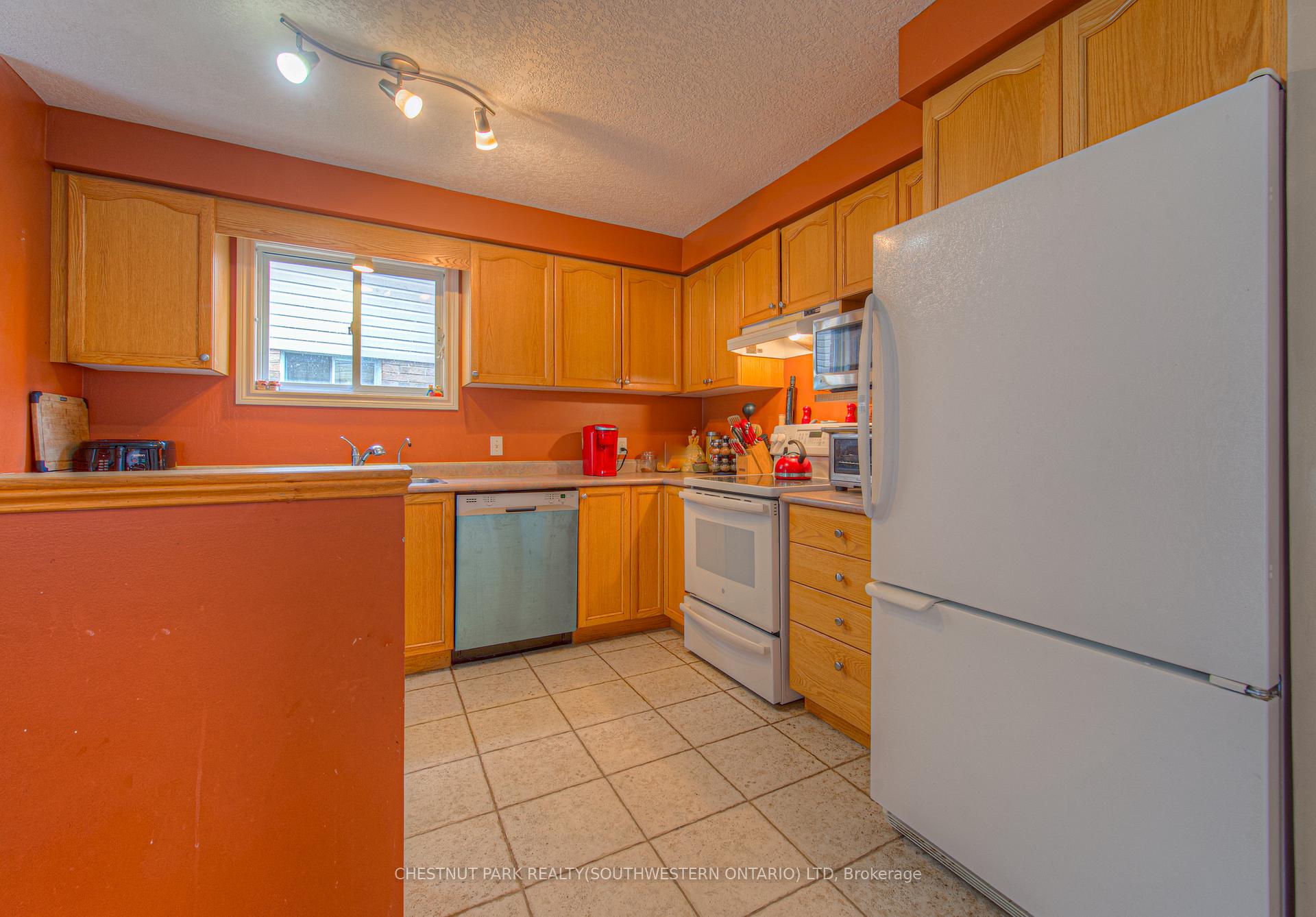 Photo 8 of 345 Keewatin Avenue, Kitchener — HOMEH