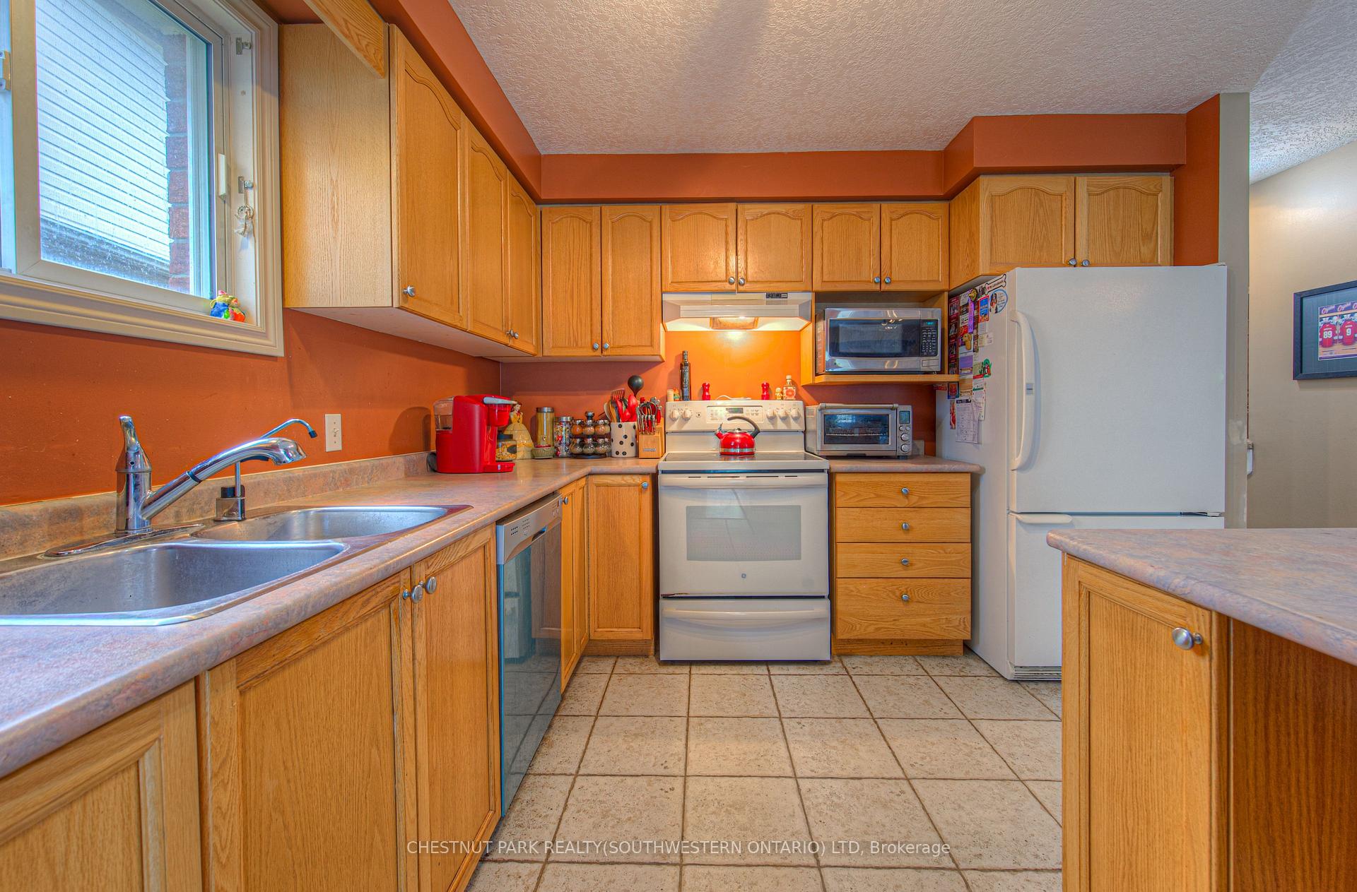 Photo 11 of 345 Keewatin Avenue, Kitchener — HOMEH