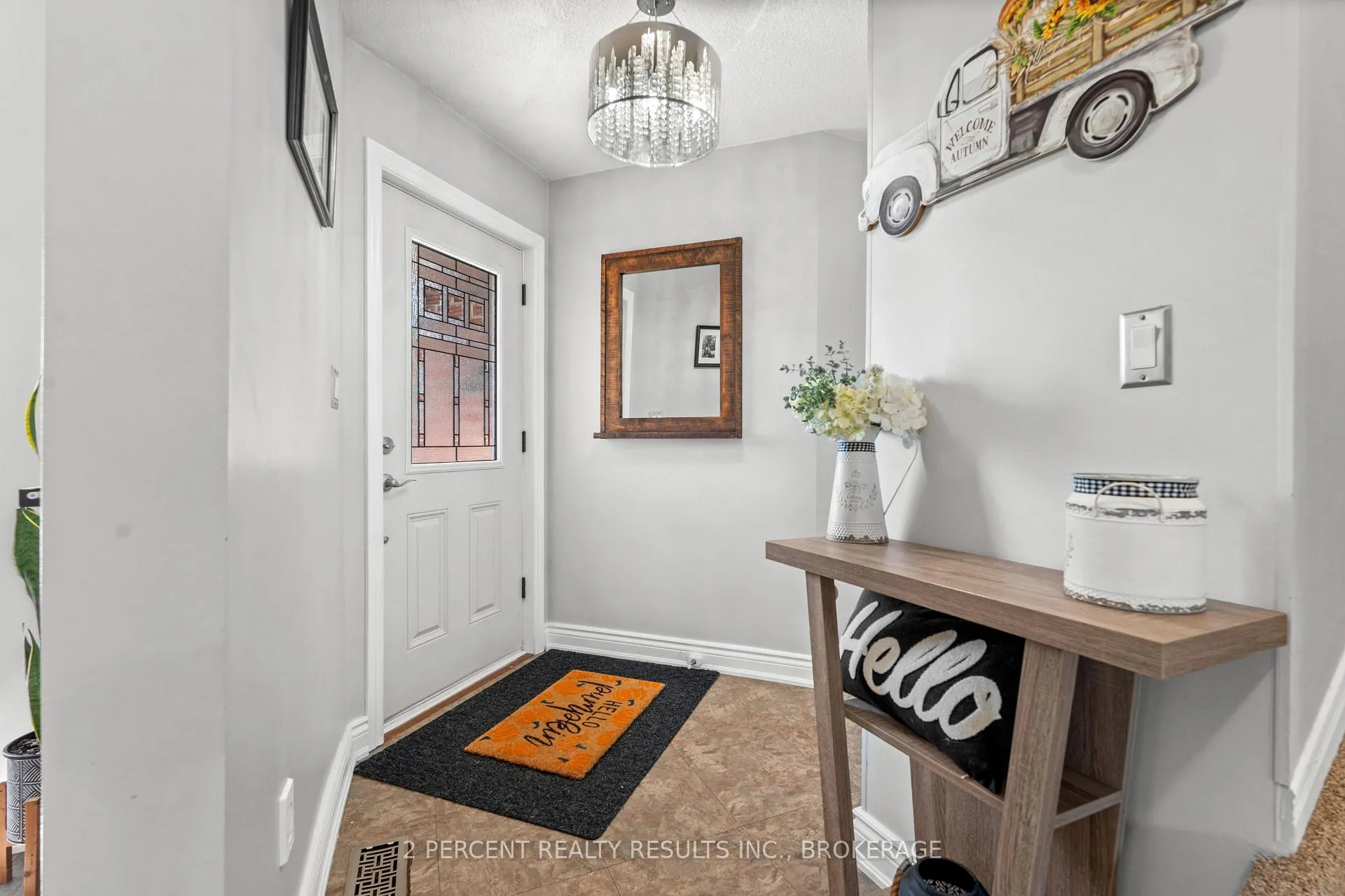 Photo 4 of 1405 Fisher Crescent, Kingston, City Southwest — HOMEH
