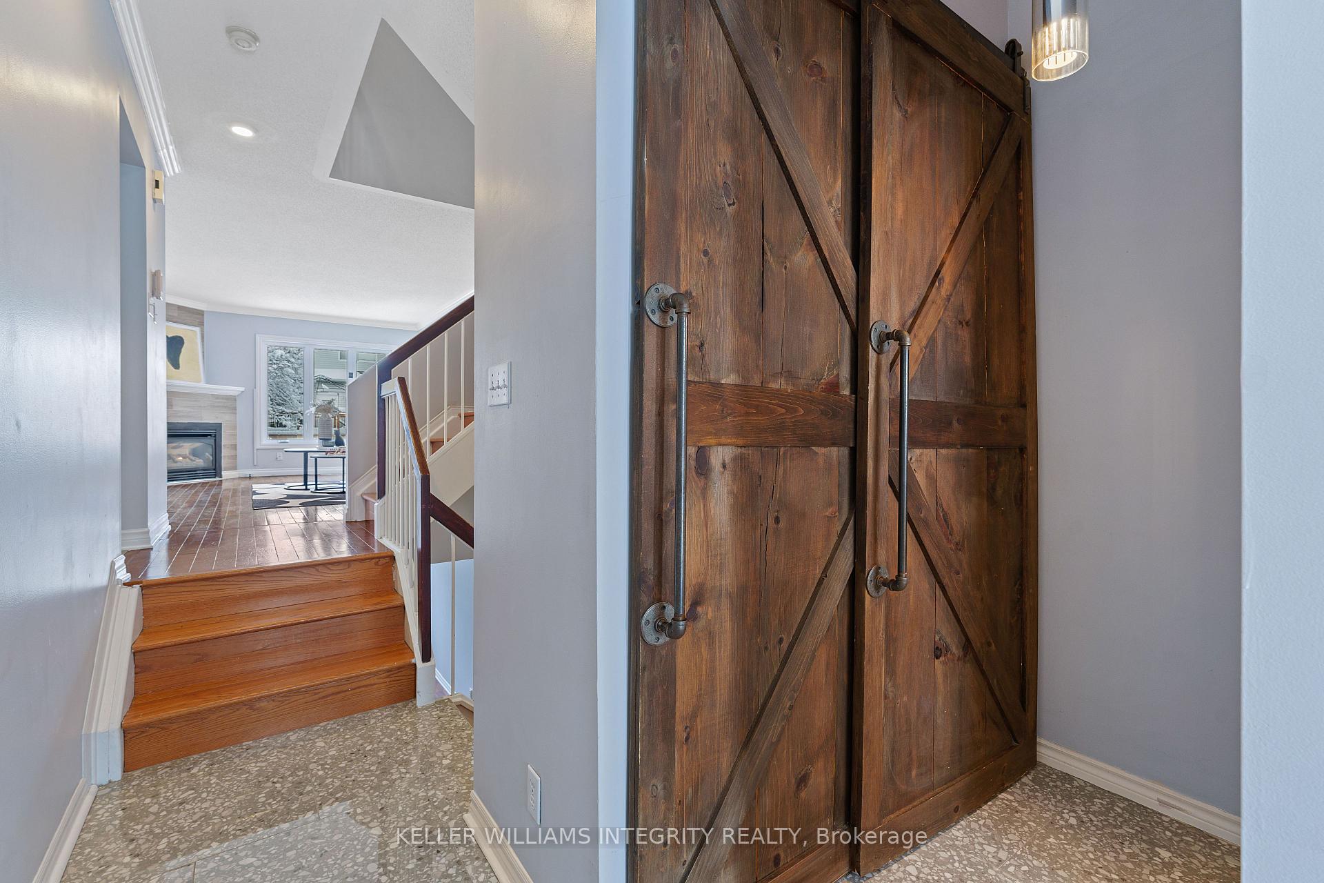 Photo 4 of 58 Sheppard's Glen Avenue, Ottawa, Kanata - Emerald Meadows/Trailwest — HOMEH