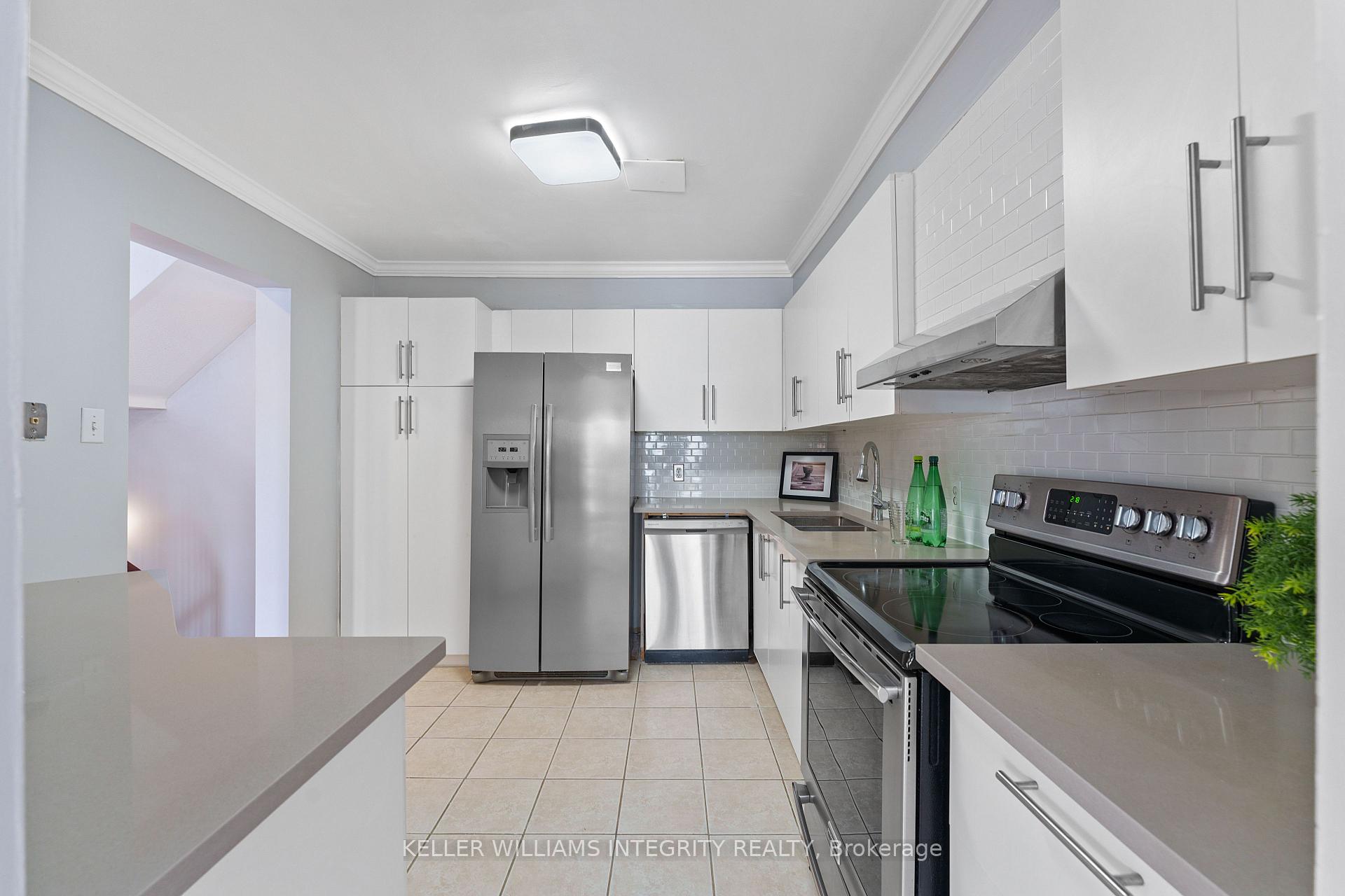 Photo 7 of 58 Sheppard's Glen Avenue, Ottawa, Kanata - Emerald Meadows/Trailwest — HOMEH