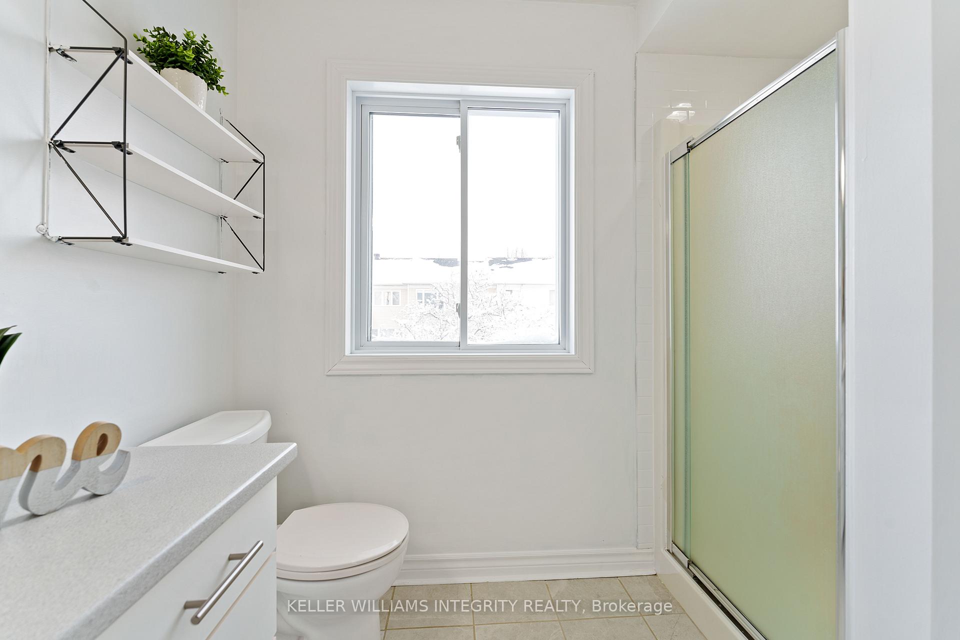 Photo 19 of 58 Sheppard's Glen Avenue, Ottawa, Kanata - Emerald Meadows/Trailwest — HOMEH