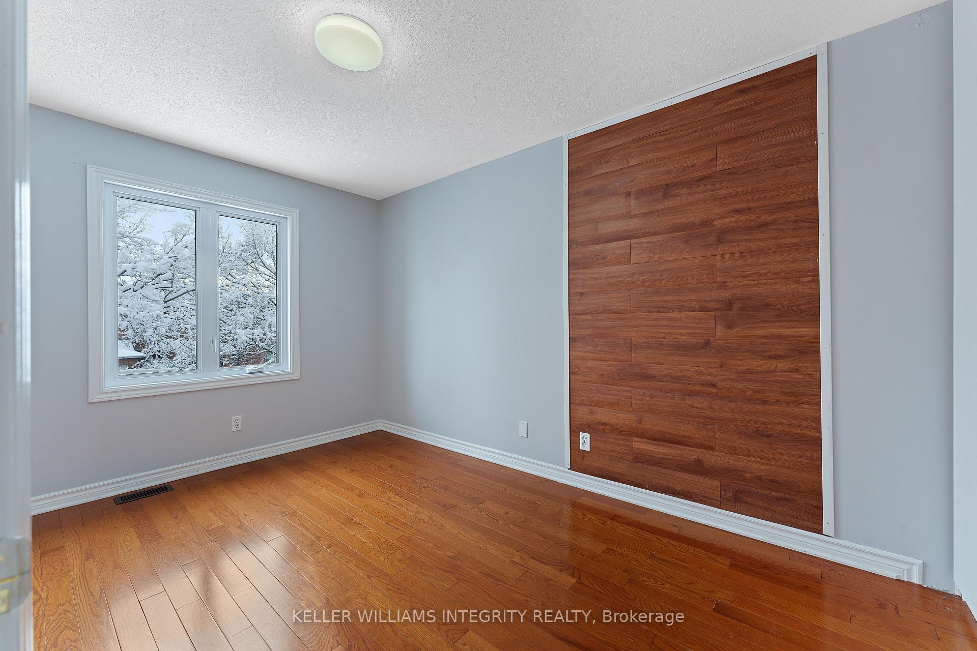 Photo 21 of 58 Sheppard's Glen Avenue, Ottawa, Kanata - Emerald Meadows/Trailwest — HOMEH